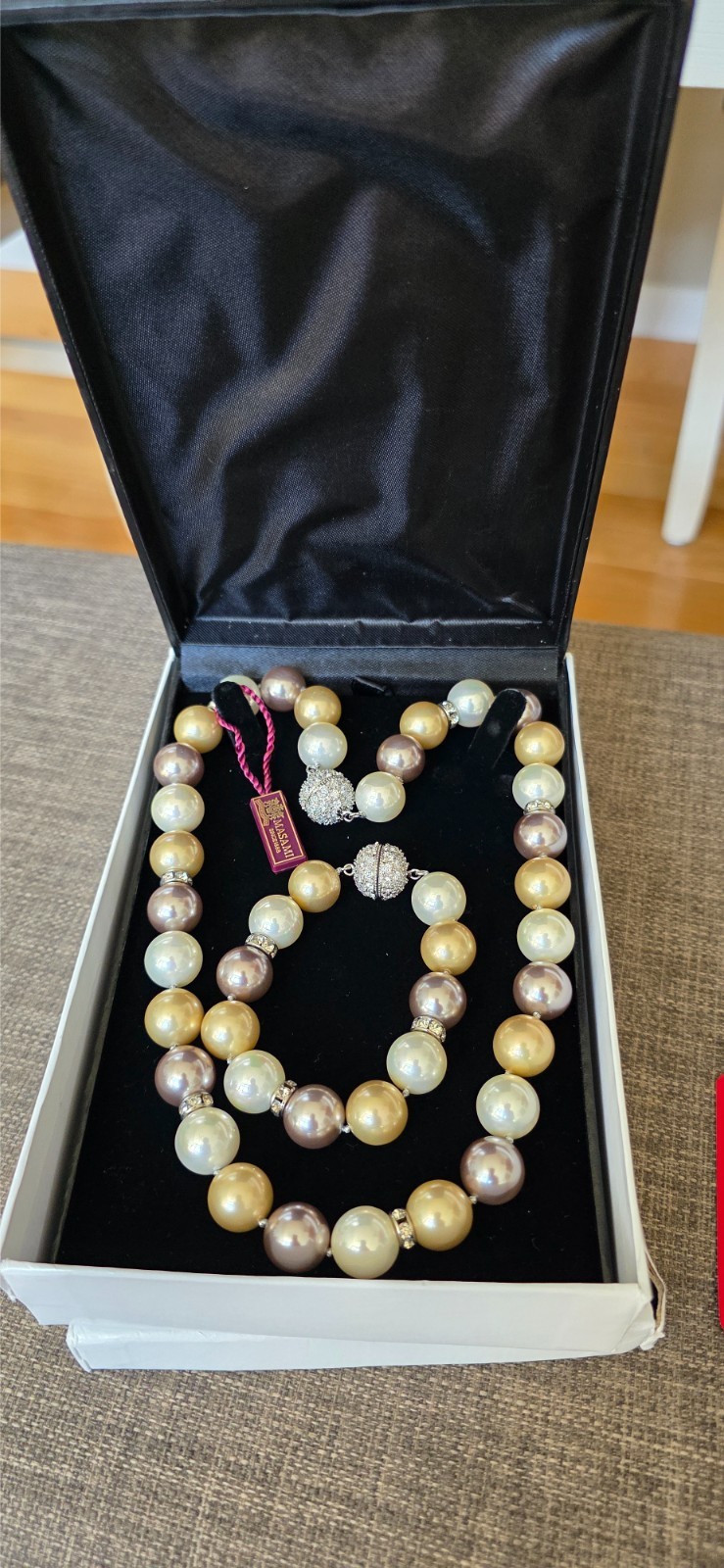 Masami Mother of Pearl Grey, Peach, White,(NECKLACE-BRACELET-EARRINGS) IN CASE