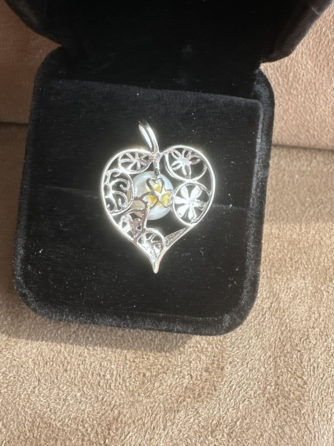 925 Sterling Silver Filigree Heart Pendant with Cultured Freshwater Pearl