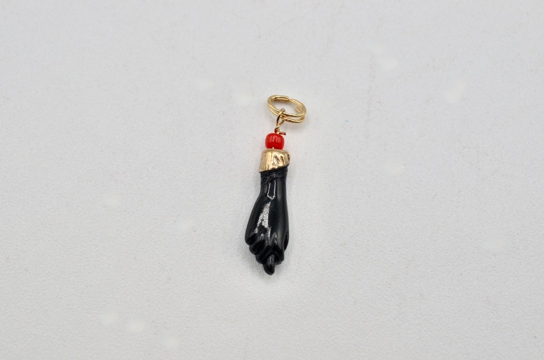 14K Gold Mano Figa Evil Eye Pendant Black Jet Coral Amulet Charm Vintage 0.4g