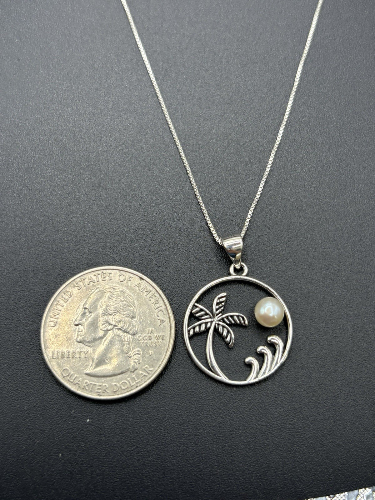 New Condition 18″ Sterling Silver Genuine Pearl Palm Tree Waves Pendant Necklace
