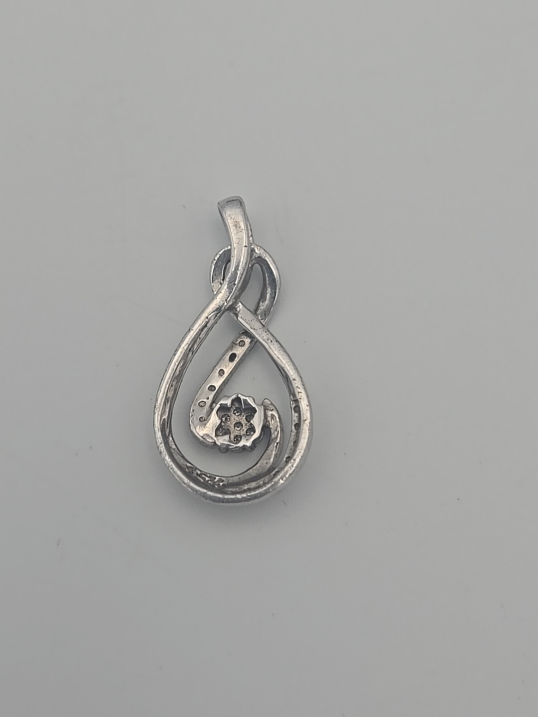 Love Knot Infinity Loop White An Black Design – Diamonds 925 Sterling Pendant