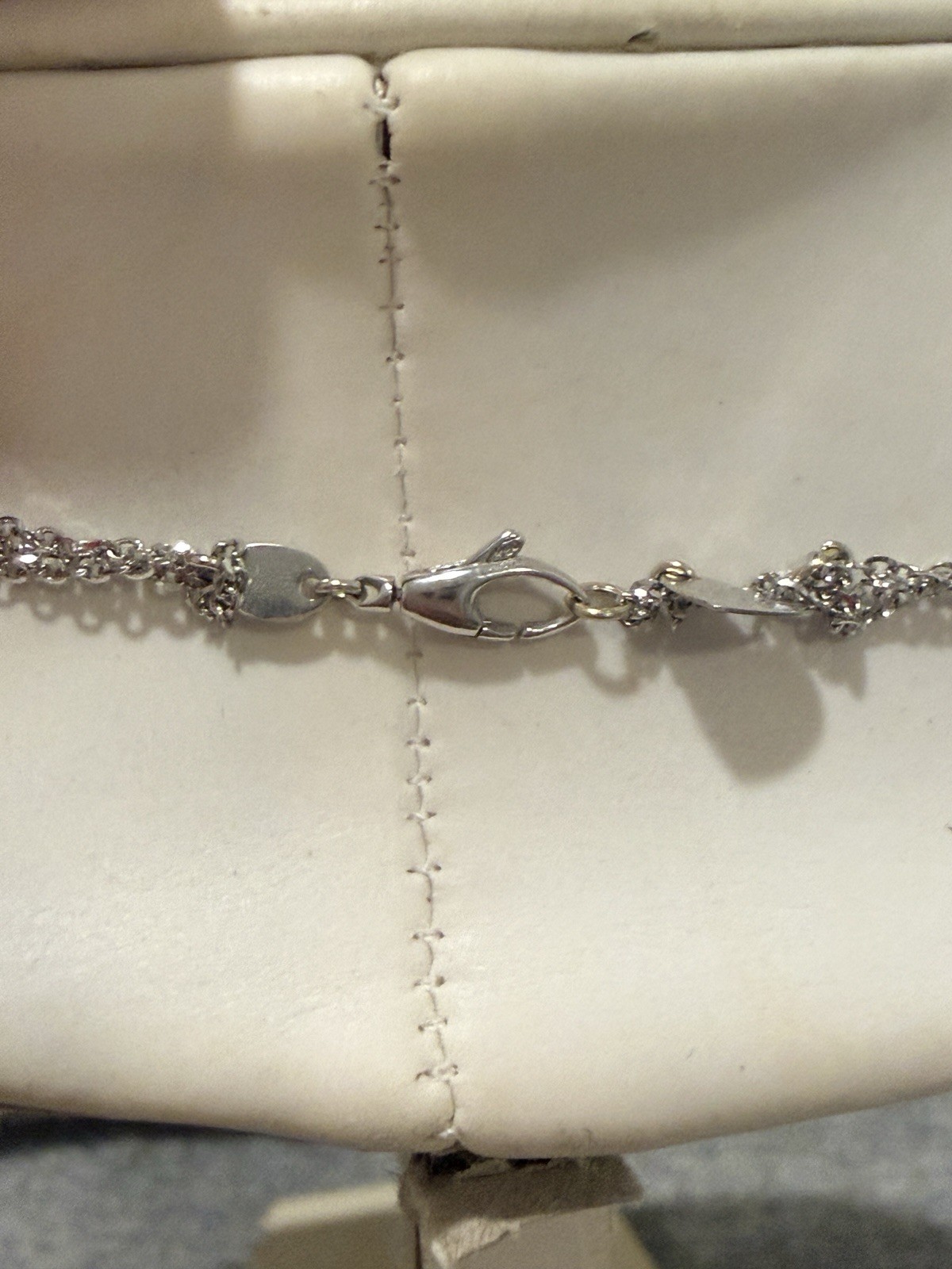 Gorgeous 18k Solid Gold Women Three Hearts Necklace 9.6 Grams