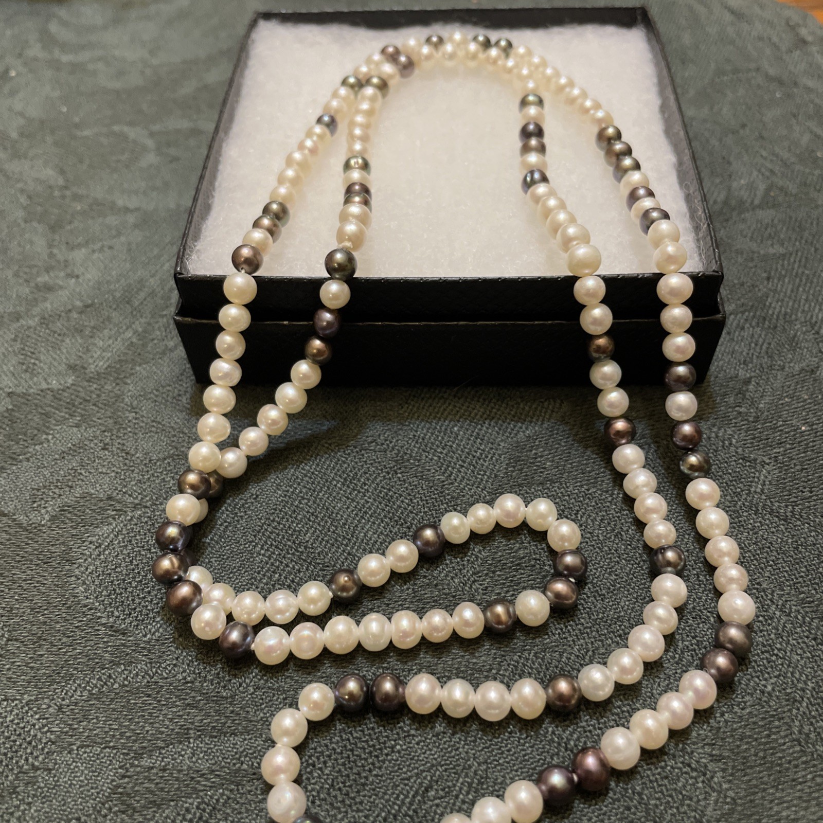QVC Beautiful White & Black Pearl Necklace Continuous Strand 32 Inch.