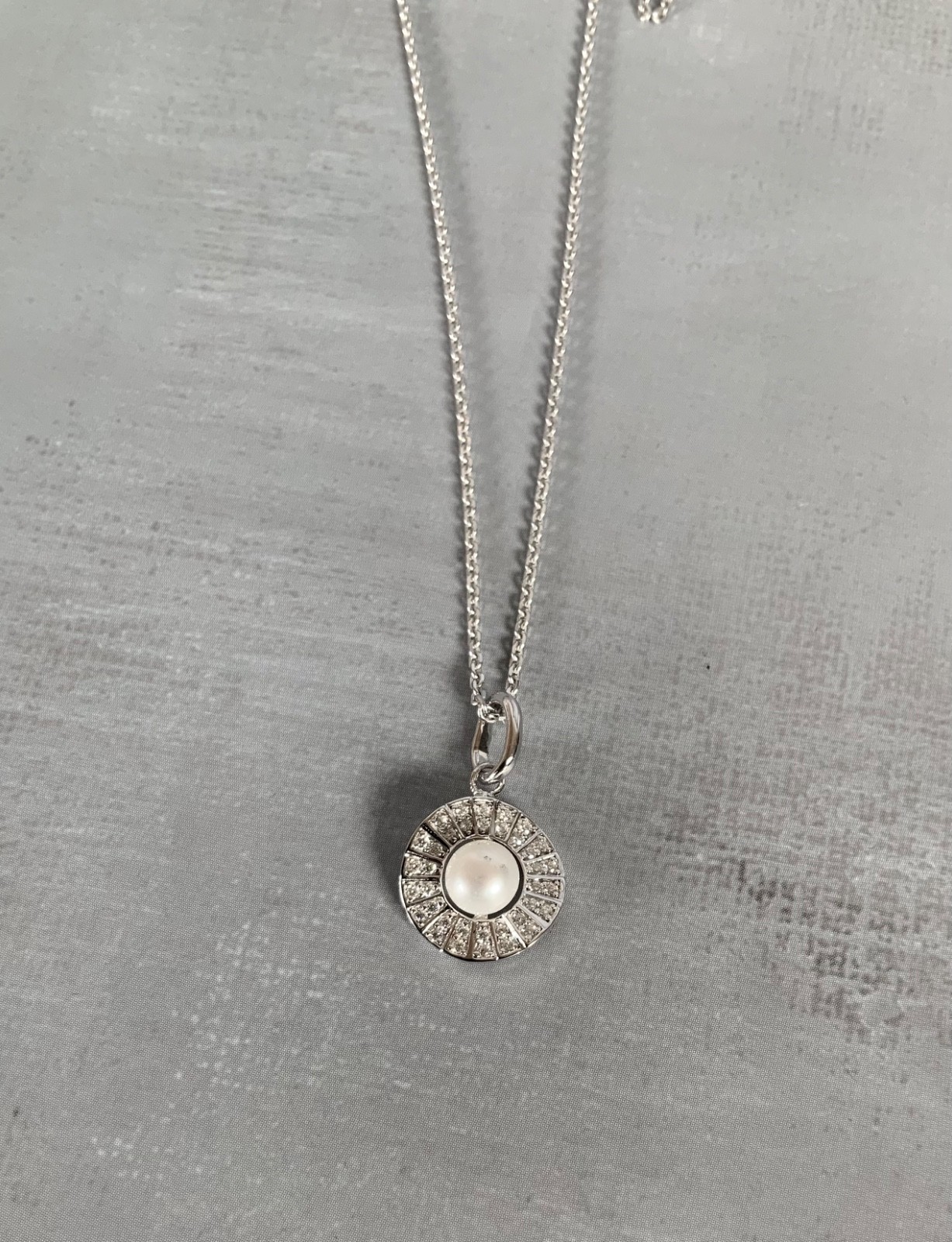 Jools by Jenny Brown sterling silver, cz & pearl Art Deco Halo pendant necklace