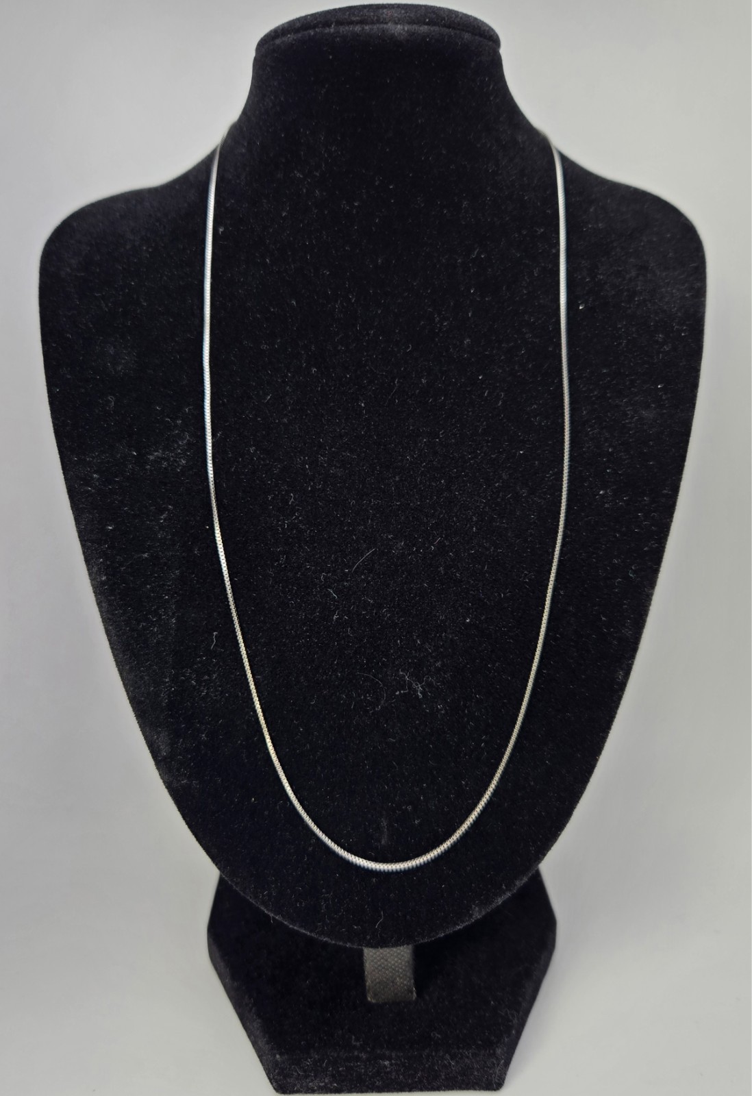 Signed NC in Shield 925. Silver Box Chain Necklace 18″ 1.3 Grams Lobster Clasp