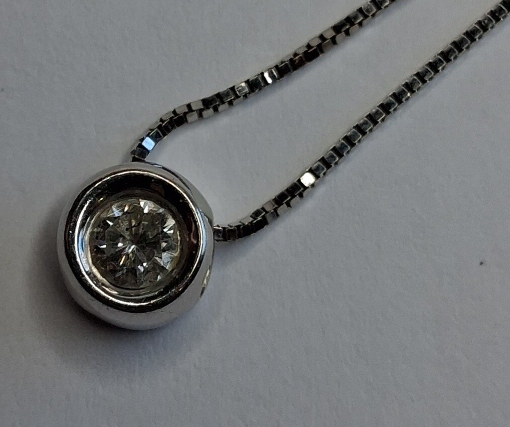 14k White Gold Bezel-Set Round White Diamond Pendant Box Chain Necklace 16in