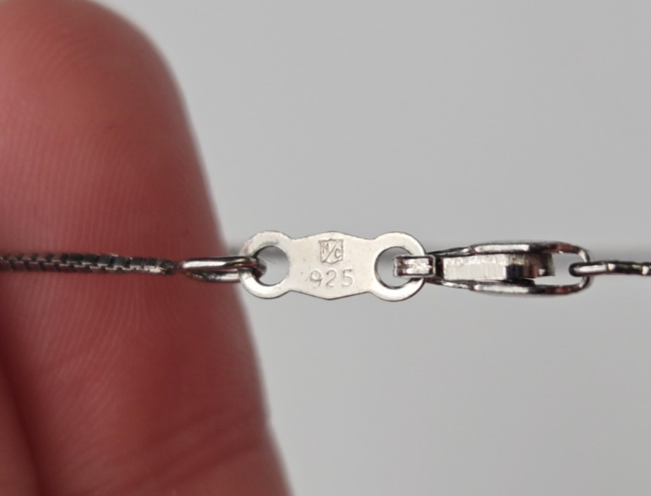 Signed NC in Shield 925. Silver Box Chain Necklace 18″ 1.3 Grams Lobster Clasp
