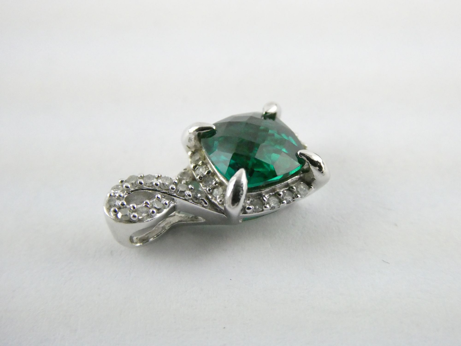 SR Designer Sterling Silver Lab Created Emerald and Diamond Pendant 1.4g 5/8 In