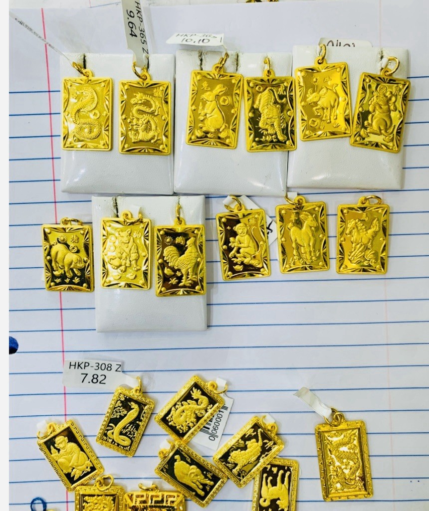 24K Solid Yellow Gold Diamond Cut & Shaped Rectangle Tiger Pendant 7.8GM