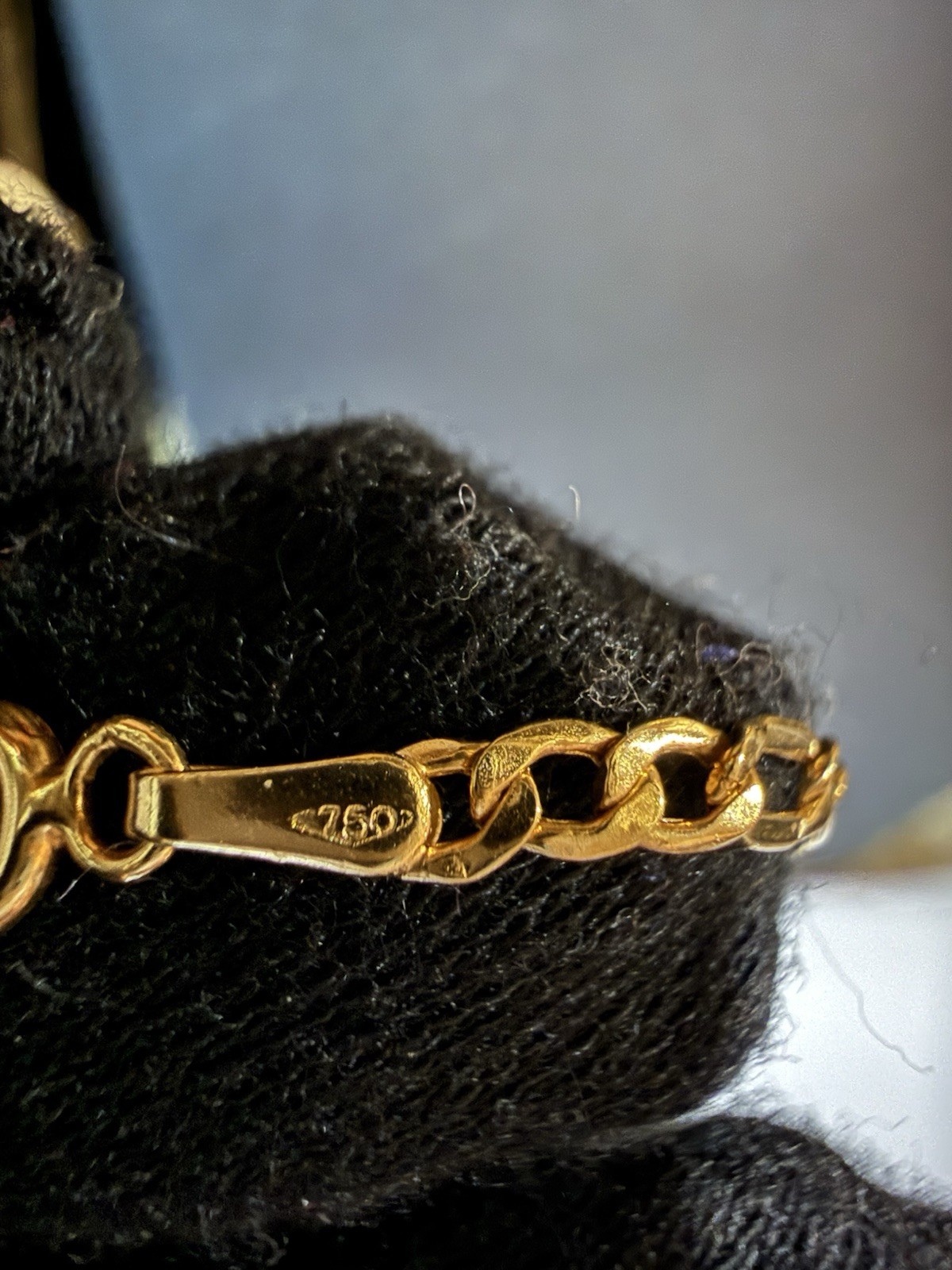 Real 18K Saudi Yellow Gold Figaro Link Chain Necklace Unisex 16 Inches