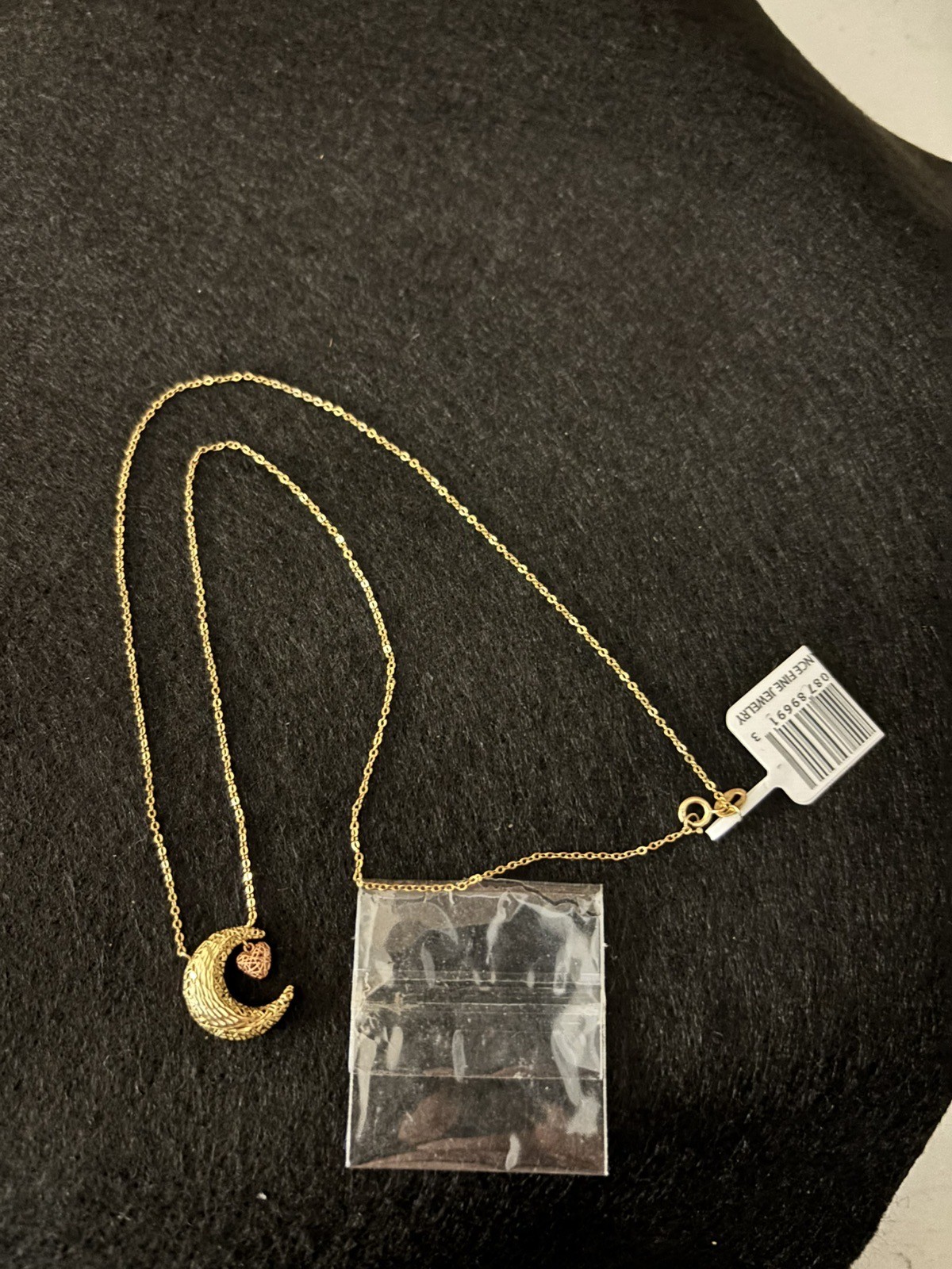 10K SOLID YELLOW GOLD 3D MOON & ROSE HEART PENDANT ON CABLE CHAIN NECKLACE.