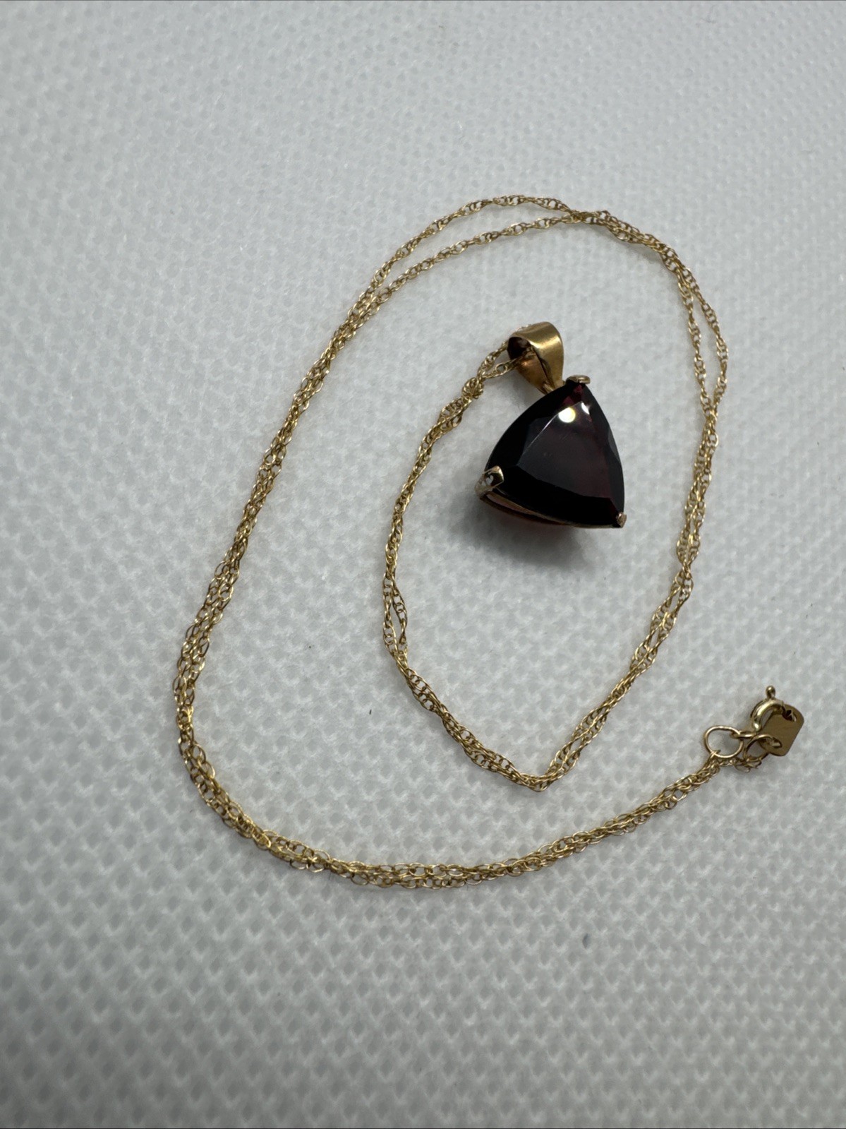 10K Yellow Gold Dark Red Trillion Cut Garnet Triangle Pendant Necklace 18”