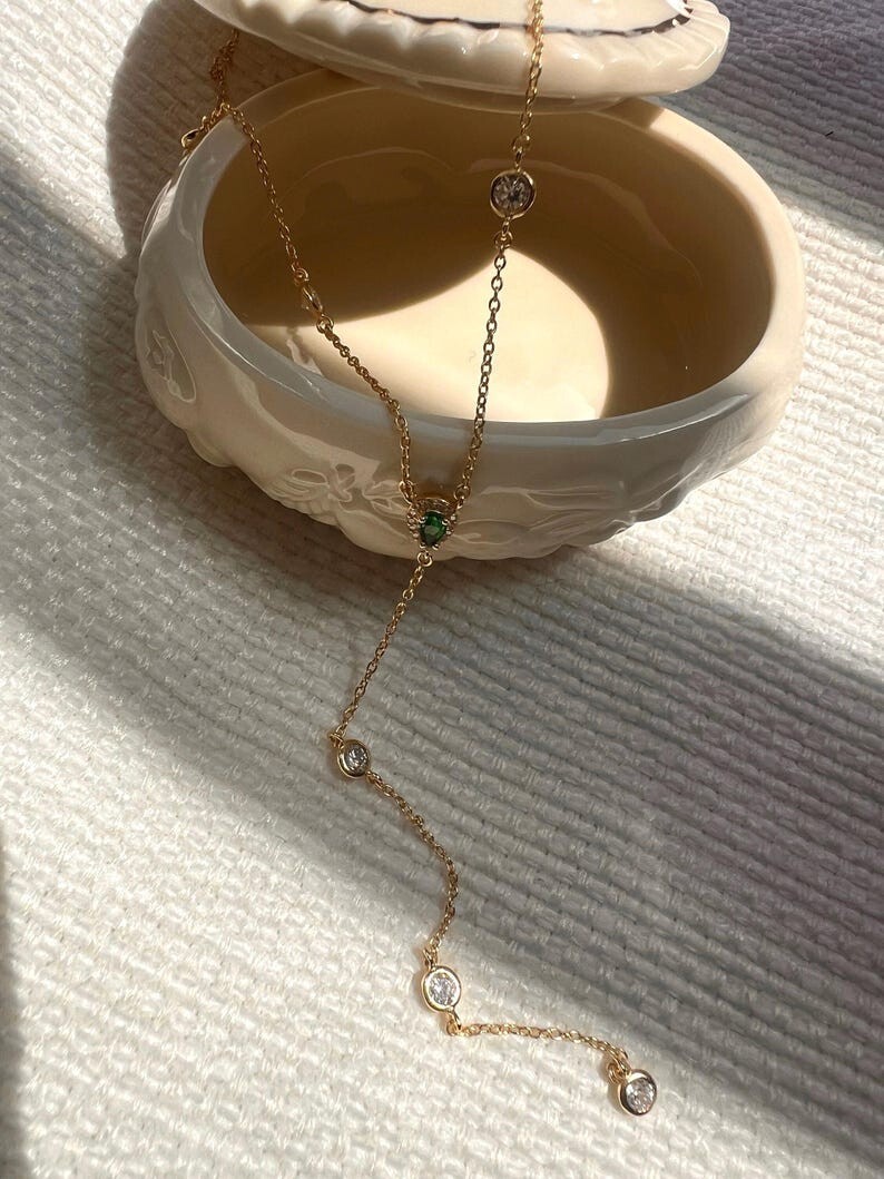 2Ctw Pear Cut Lab Created Emerald Diamond Lariat Necklace 14K Yellow Gold Plated