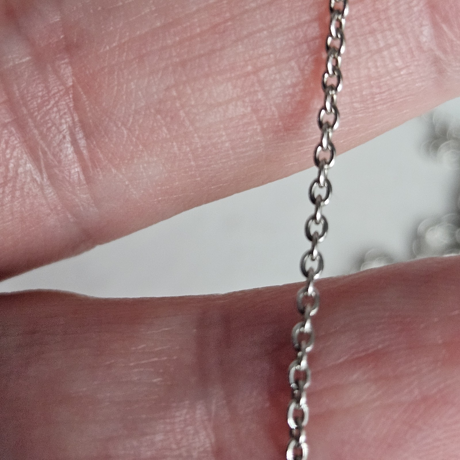 18k Solid White Gold 750 Cable Chain Necklace 16″ Light Weight 2 Grams