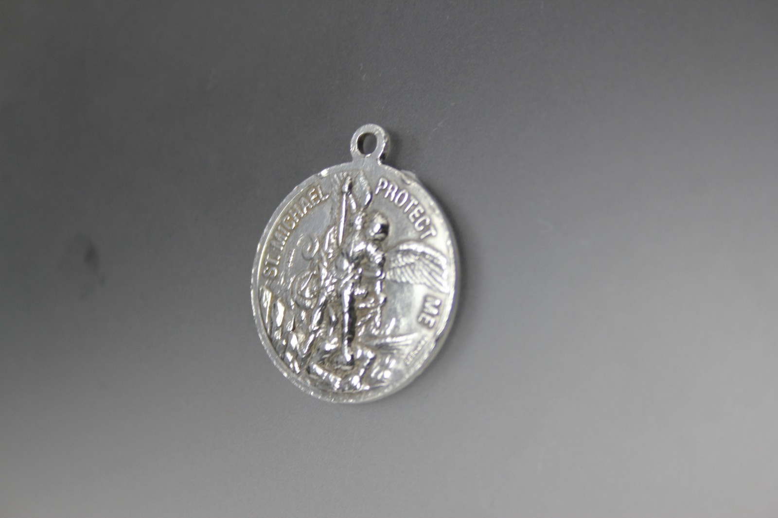Sterling St.Michael Protect Me The USMC Round Charm Some Damage 9.4g (PEN10262)