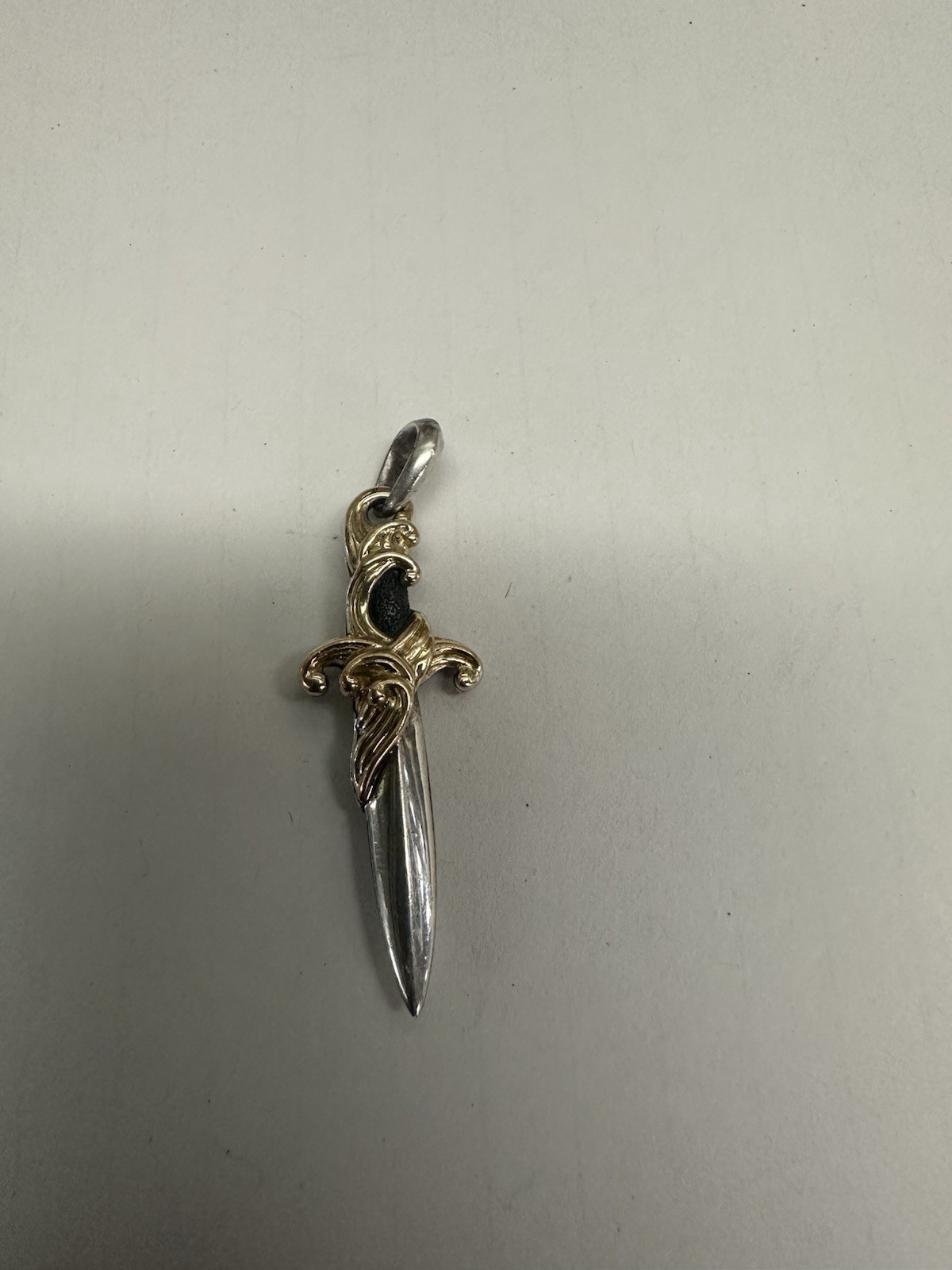 David Yurman Waves 18k Dagger Amulet 44mm