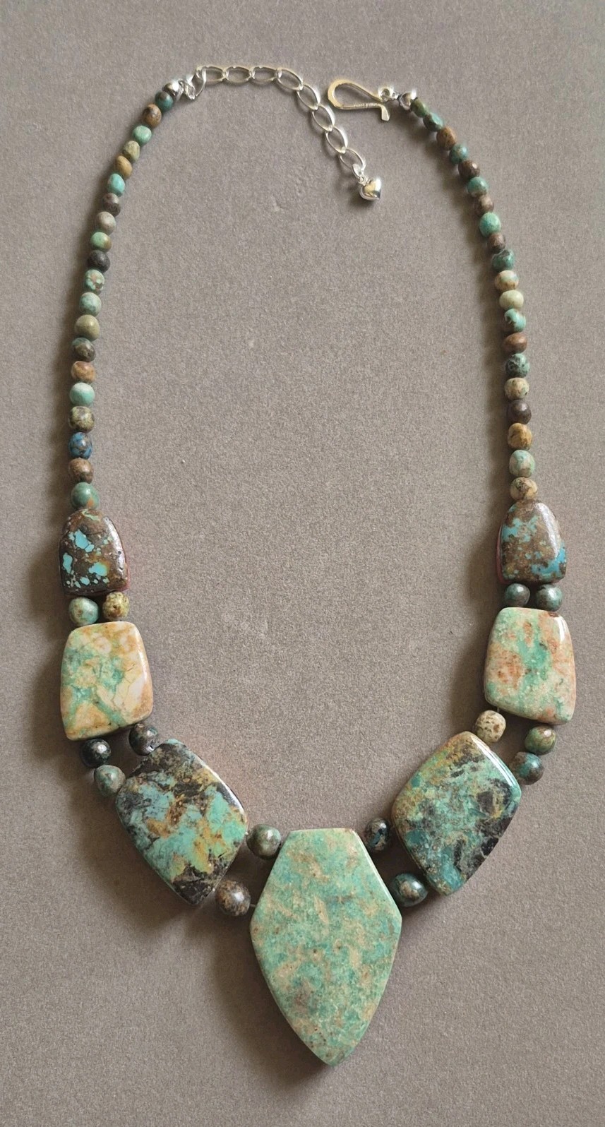 Jay King DTR Turquoise and Spiney Oyster reversible beaded necklace choker