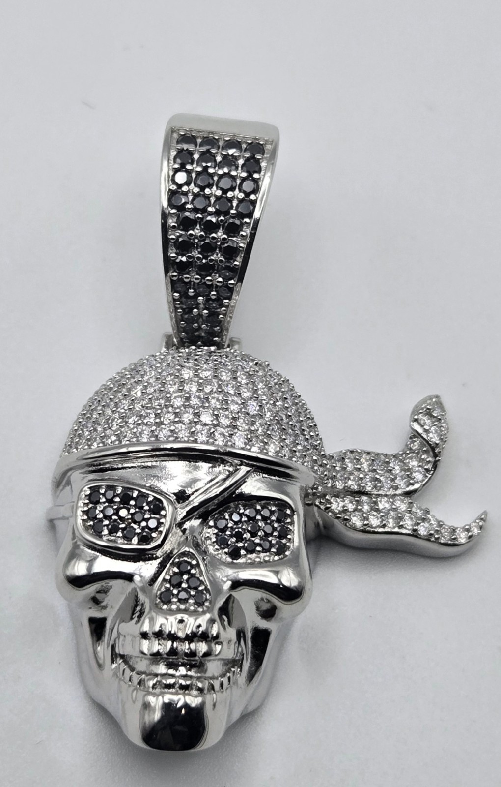 NEW 925 Sterling Silver Pirate Skull Pendant, 8.0CTW White & Black MOISSANITE