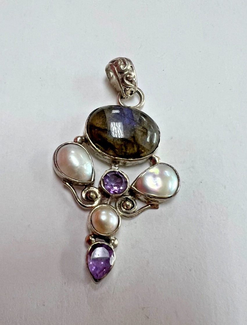 Sterling Silver Pendant with Multiple Stones [065DuW]
