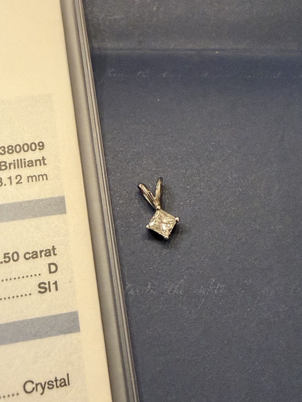 18K gold Diamond pendant Blue Nile 0.5 ct D SI1 Very Good square brilliant GIA
