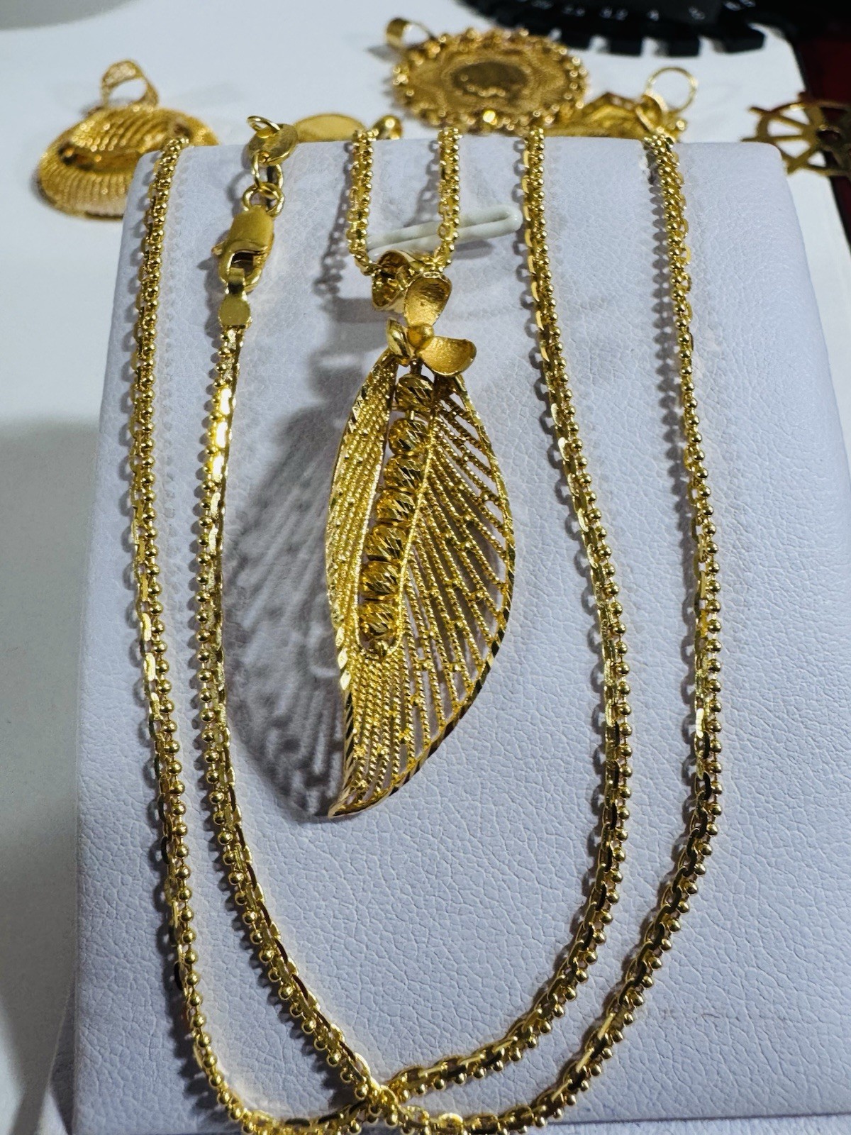 Saudi Dubai 22K Solid 916 Real Gold Flower Leaf Necklace 20” Long 8.9g 2.2mm