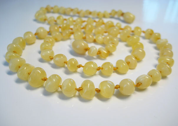 Genuine Elegant Beautiful Yellow Baltic Amber Necklace 21 in !!!