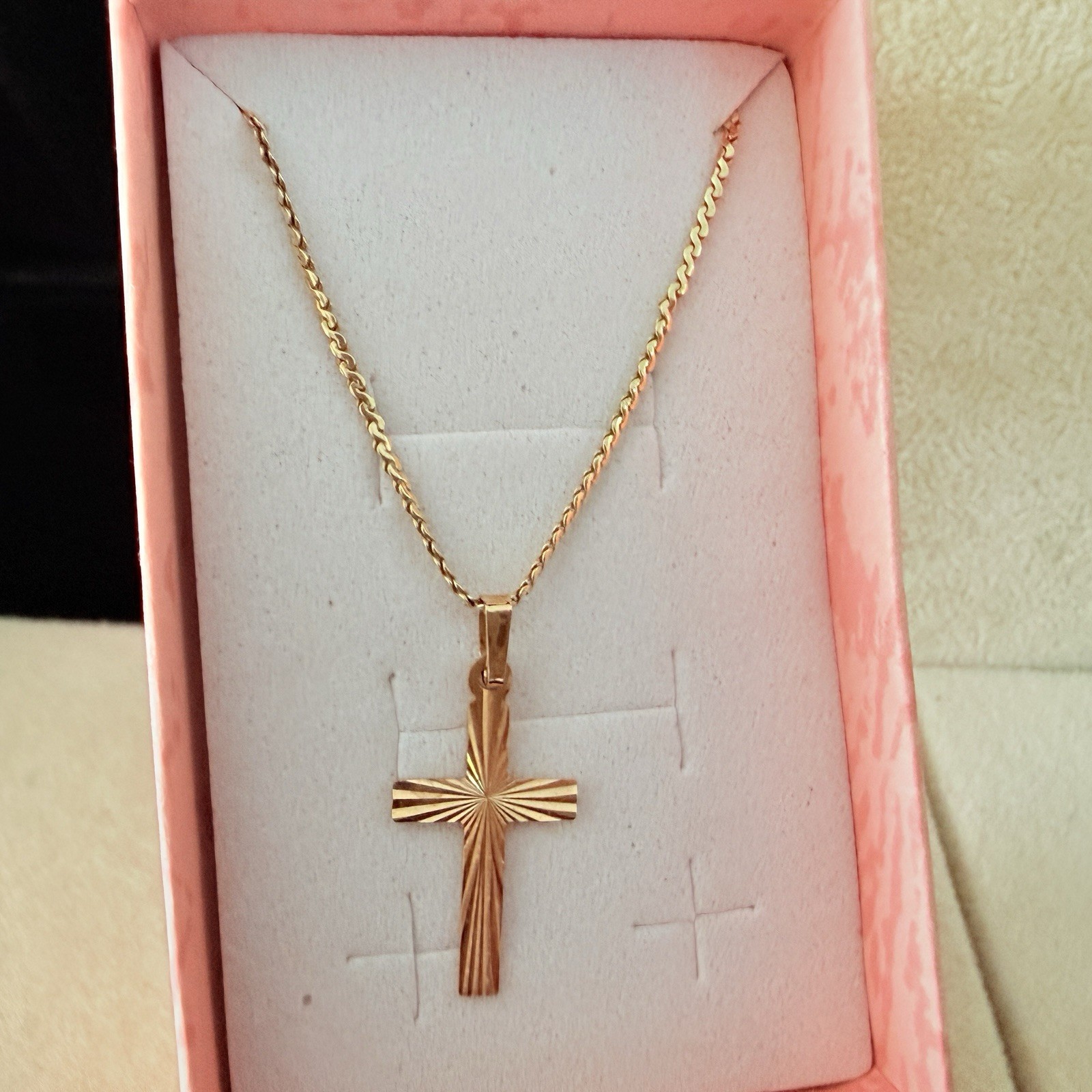 UNOAERRE 14kt Yellow Gold Italy AAJ 10kt Diamond Cut Cross Necklace-3.77 Grams