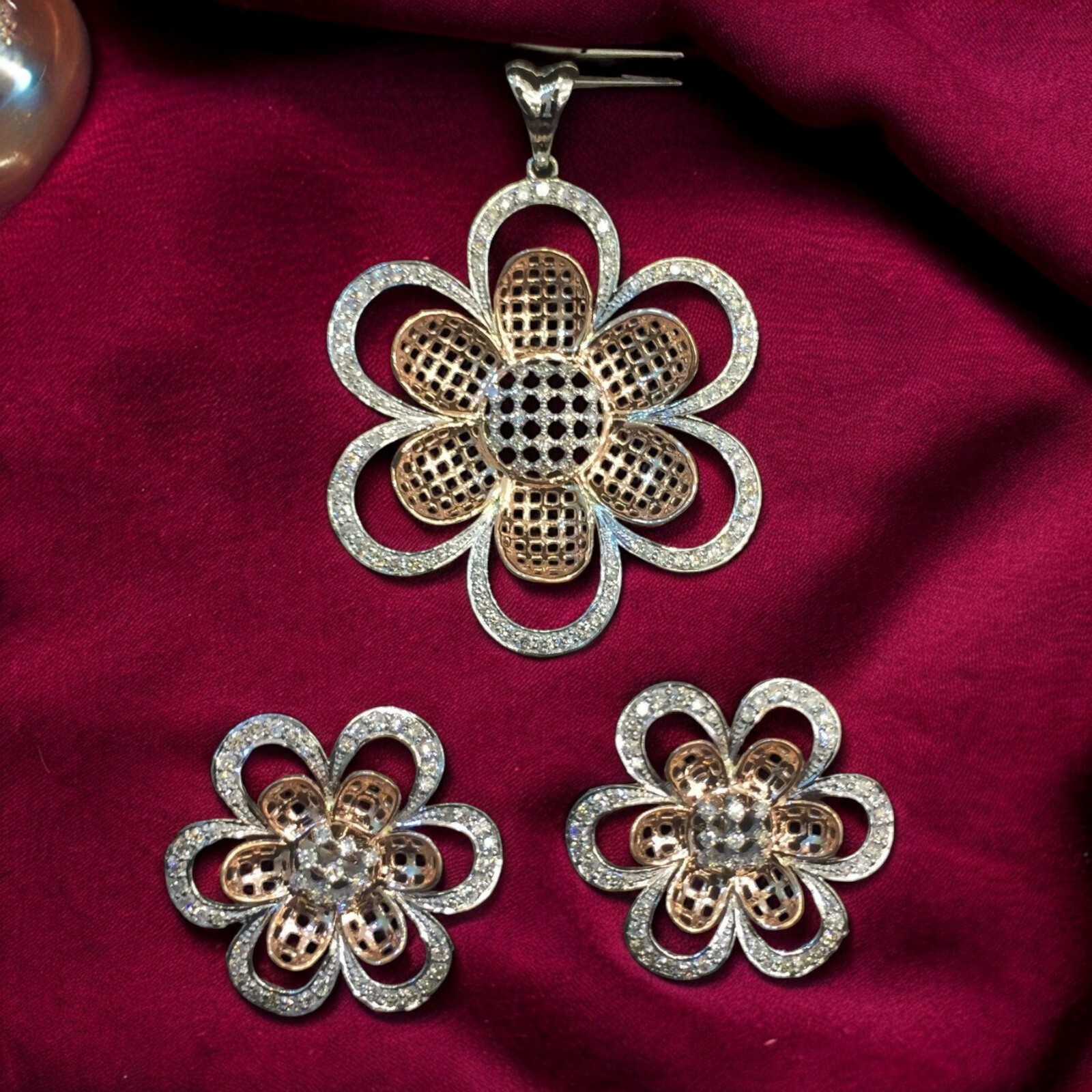 2.96 Cts Round Brilliant Cut Diamonds Pendant Earrings Set in 14K Two-Tone Gold