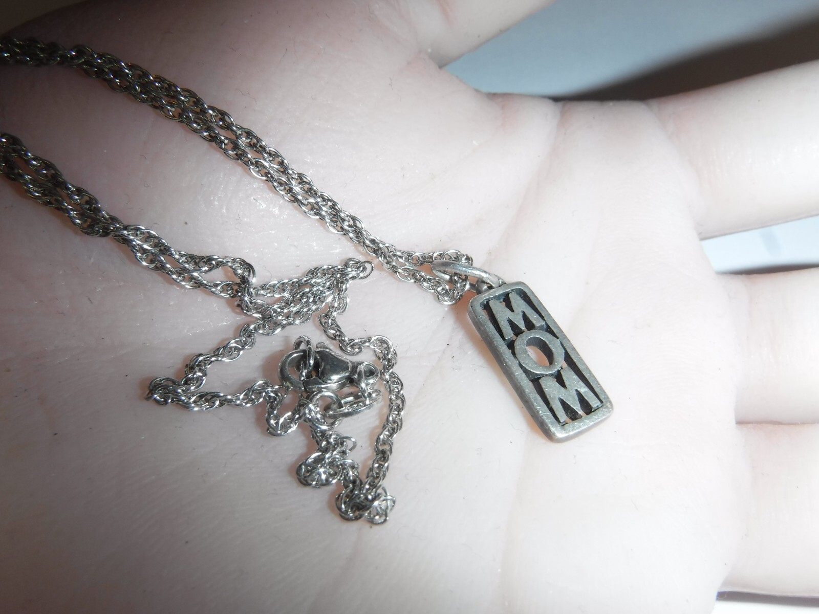 Retired James Avery Sterling Stacked MOM Pendant on Avery 16″ Chain