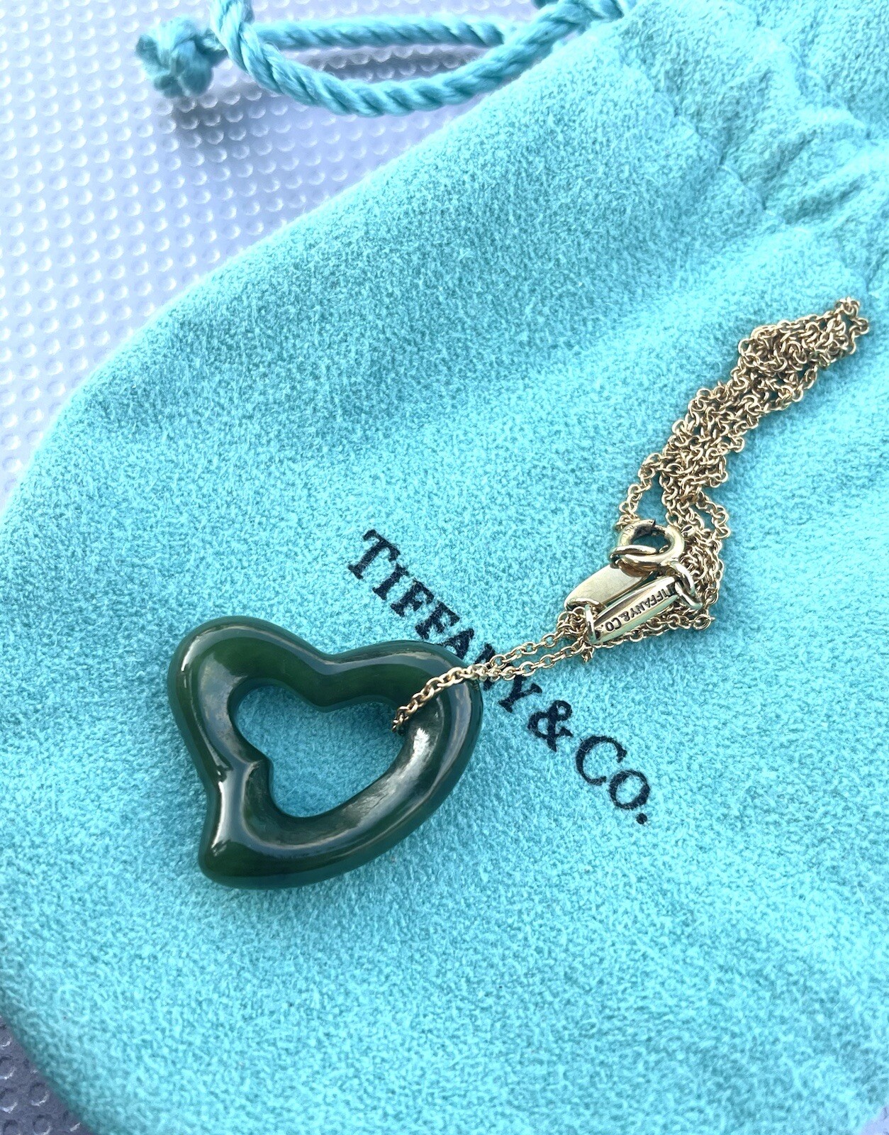 Tiffany & Co. 18k Gold LARGE Elsa Peretti Green Jade Open Heart Pendant Necklace