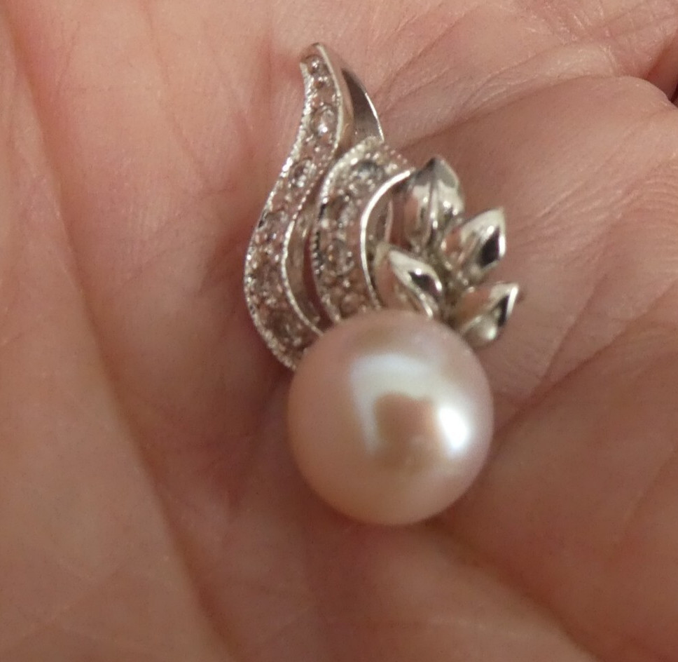 STERLING SILVER 925 CULTURED PEARL & CUBIC ZIRCONIUM PENDANT Very Good Quality