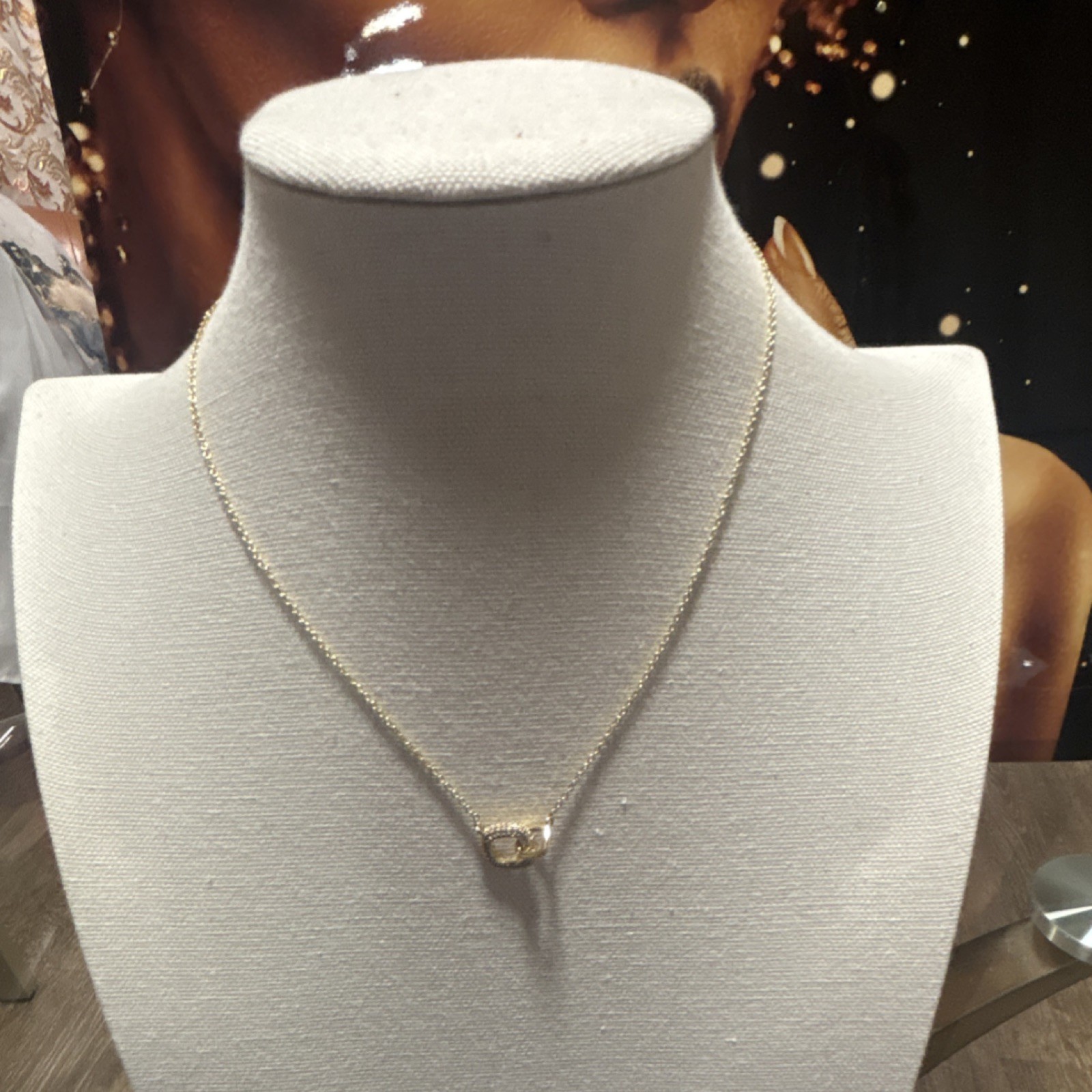 Gold Chain Pendant Necklace Geometric Shape No Stone Metal Jewelry