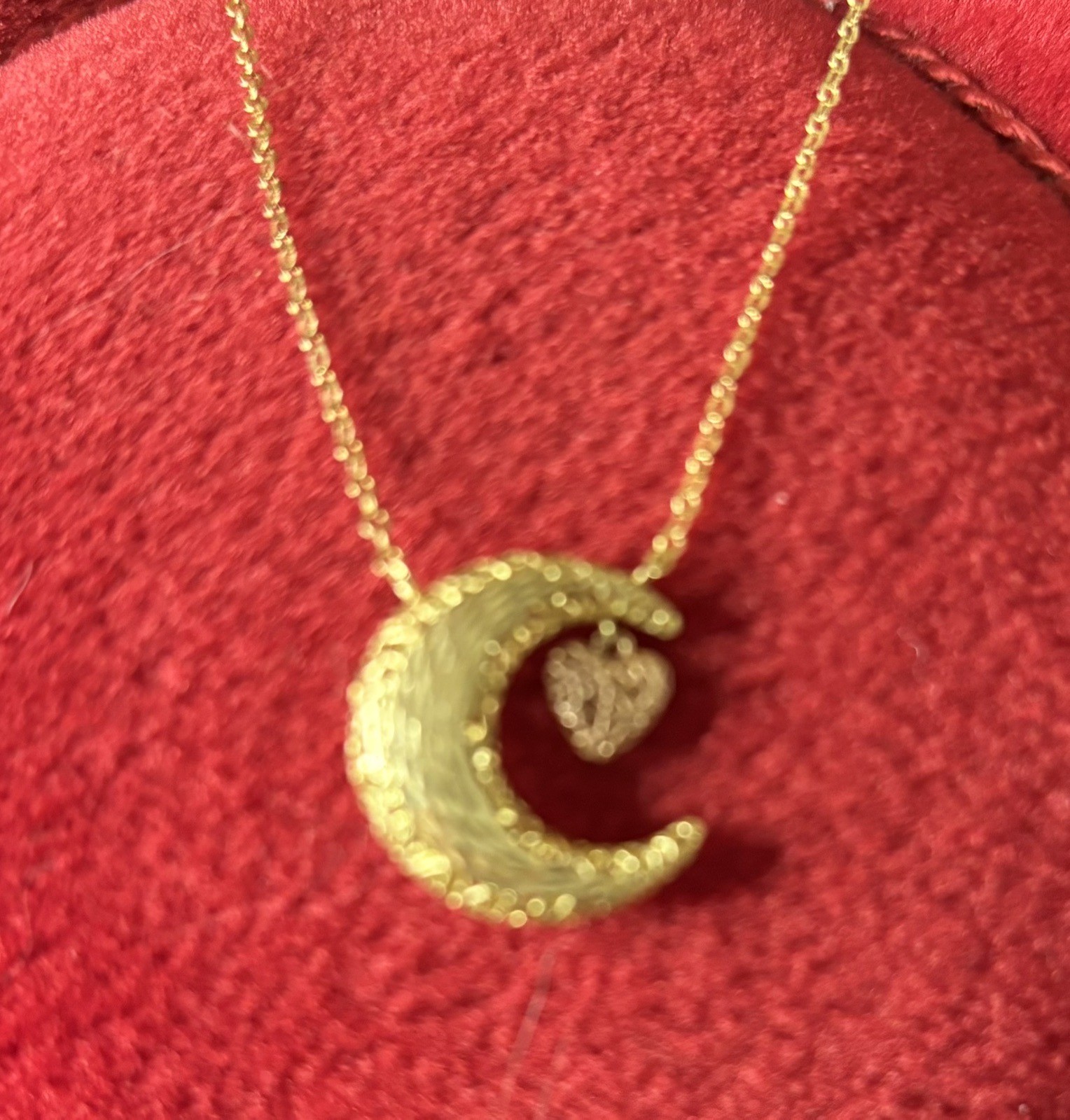 10K SOLID YELLOW GOLD 3D MOON & ROSE HEART PENDANT ON CABLE CHAIN NECKLACE.