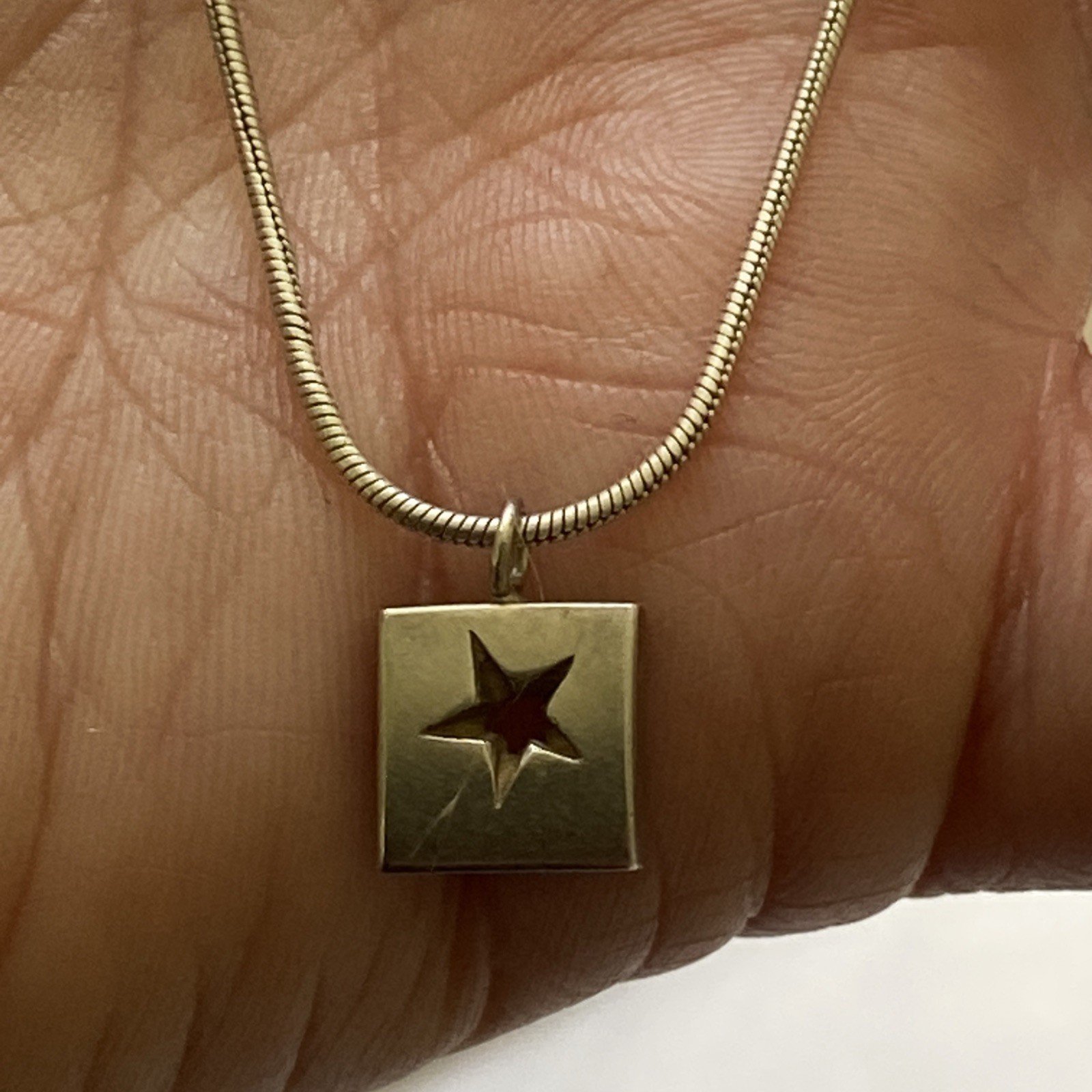 Pretty Solid Sterling Silver Designer Latham & Neve Star Pendant 40cm