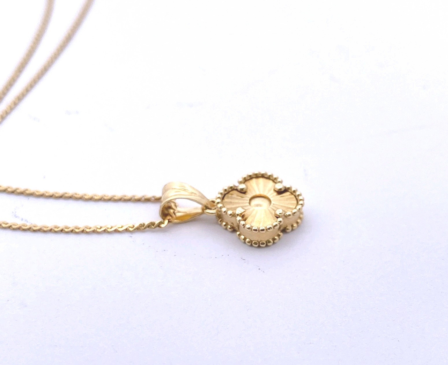 Ladies 18k Yellow Gold Milgrain Floral Clover Serpentine Chain Necklace 16″
