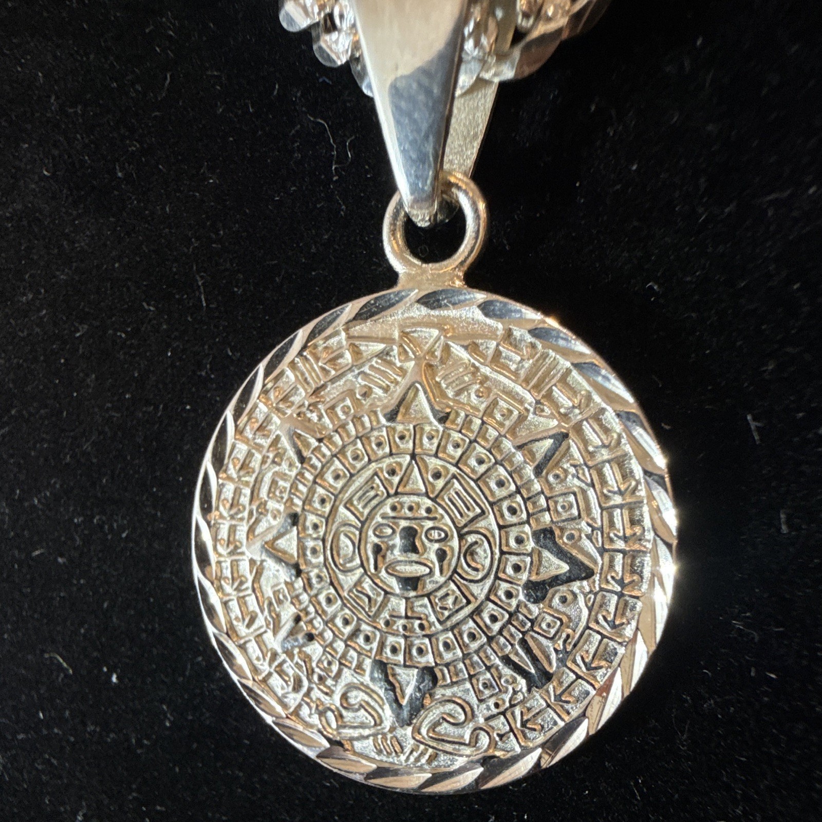 SOLID 925 Cuban Chain 22” 4.5mm (26g) w Round Silver Aztec Pendant