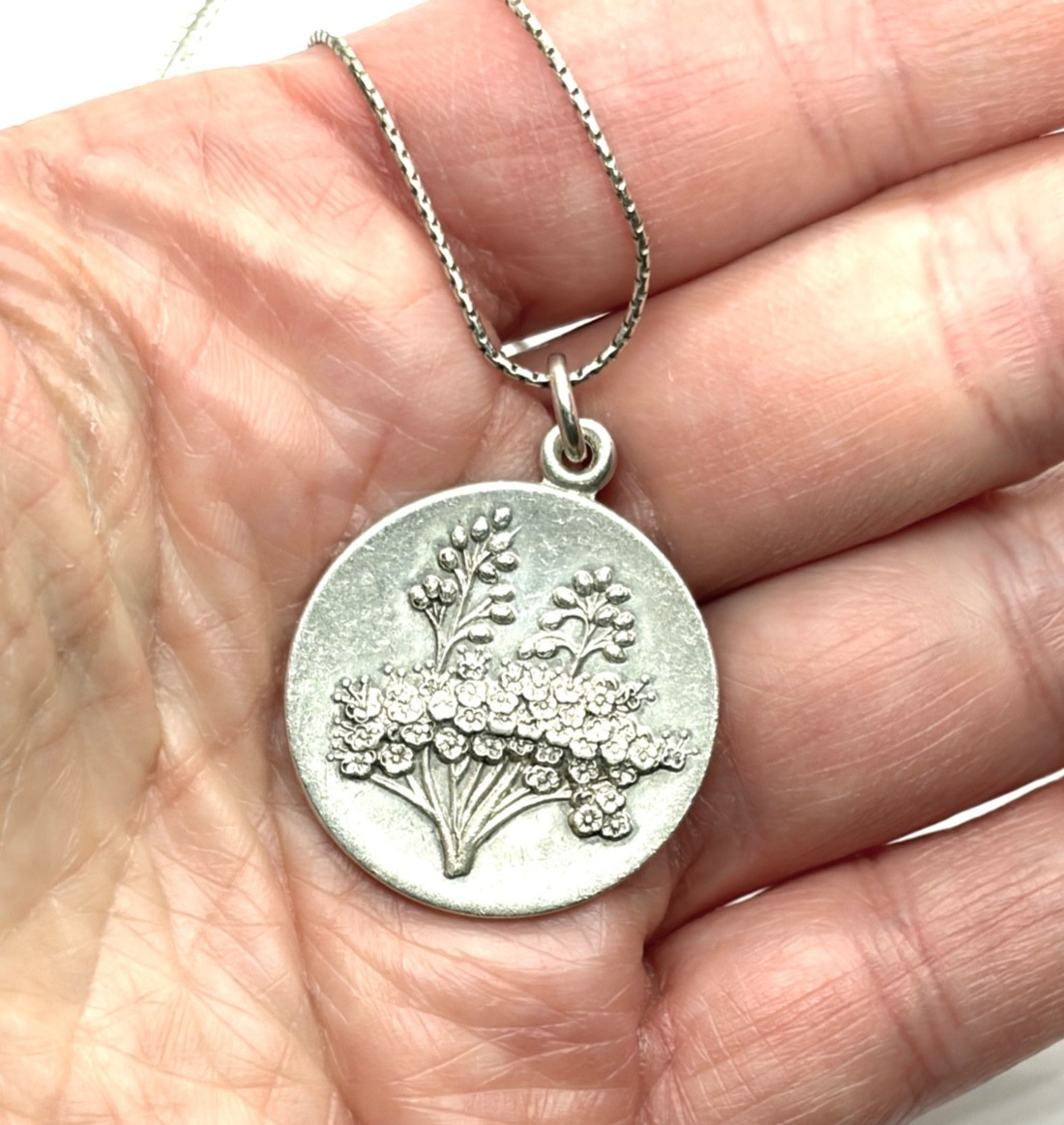 Vintage 1978 Sterling Silver Floral BouquetMedallion Pendant Necklace 9.7gr