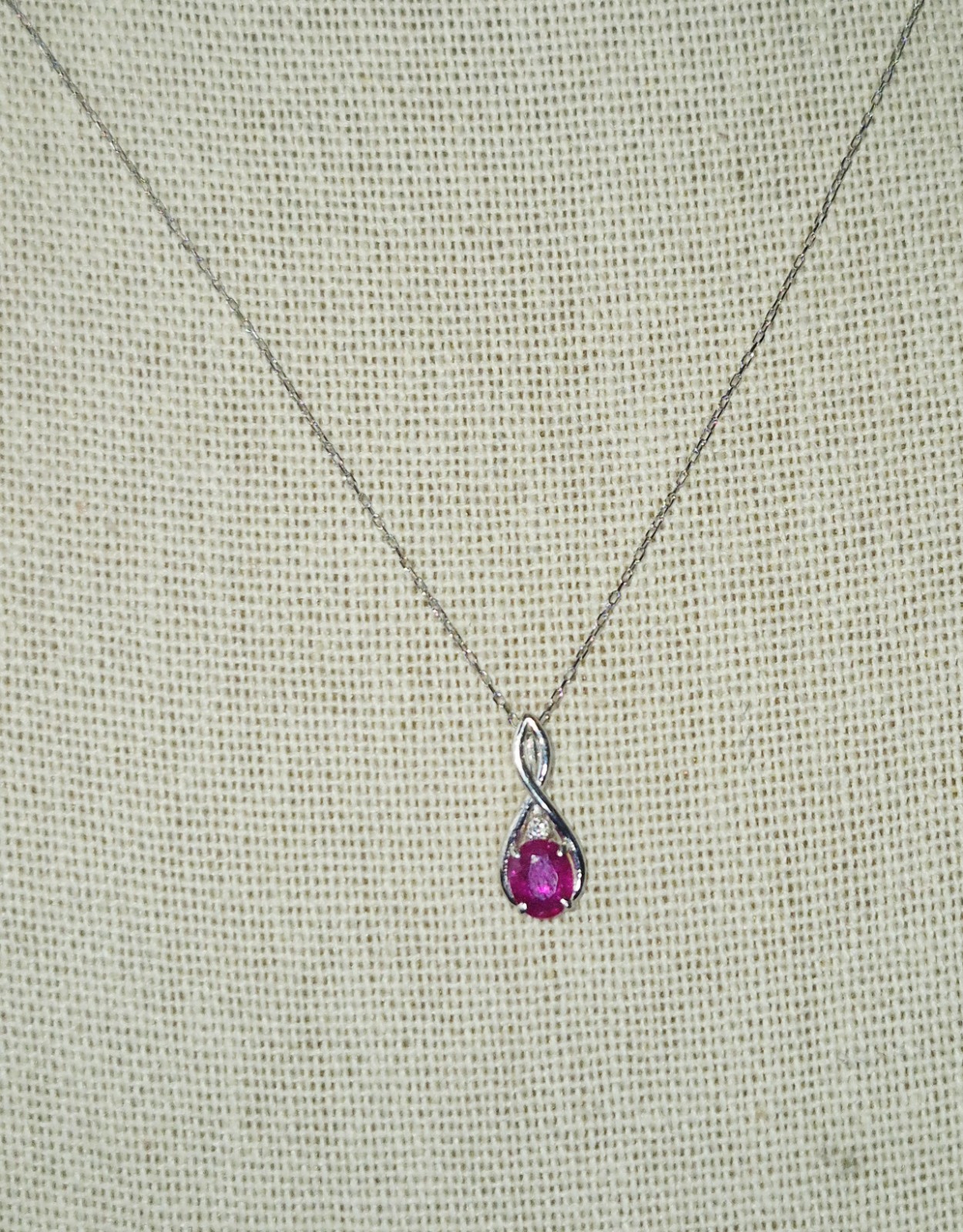 BEAUTIFUL 18k GOLD NATURAL RED RUBY & DIAMOND PENDANT 16″ NECKLACE W/CERTIFICATE
