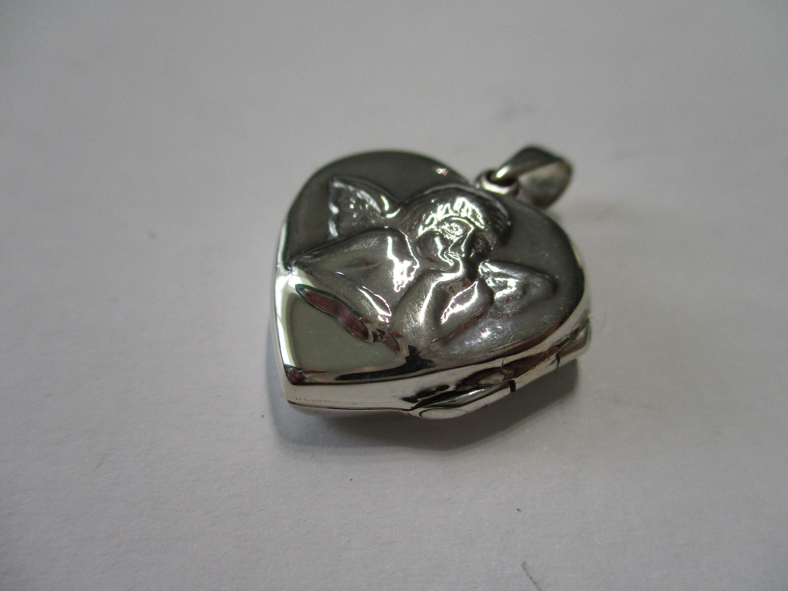 Sterling silver heart shape charm pendant solid silver .925 photo or small pills