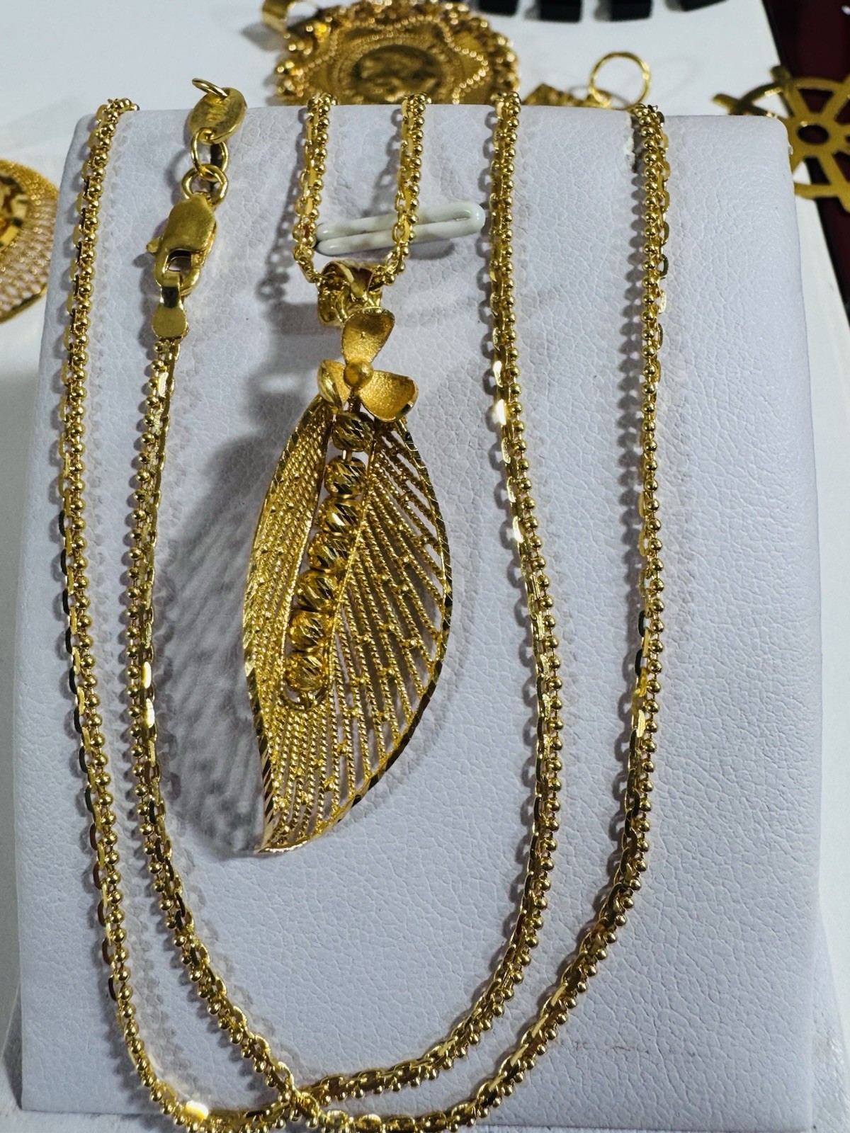 Saudi Dubai 22K Solid 916 Real Gold Flower Leaf Necklace 20” Long 8.9g 2.2mm