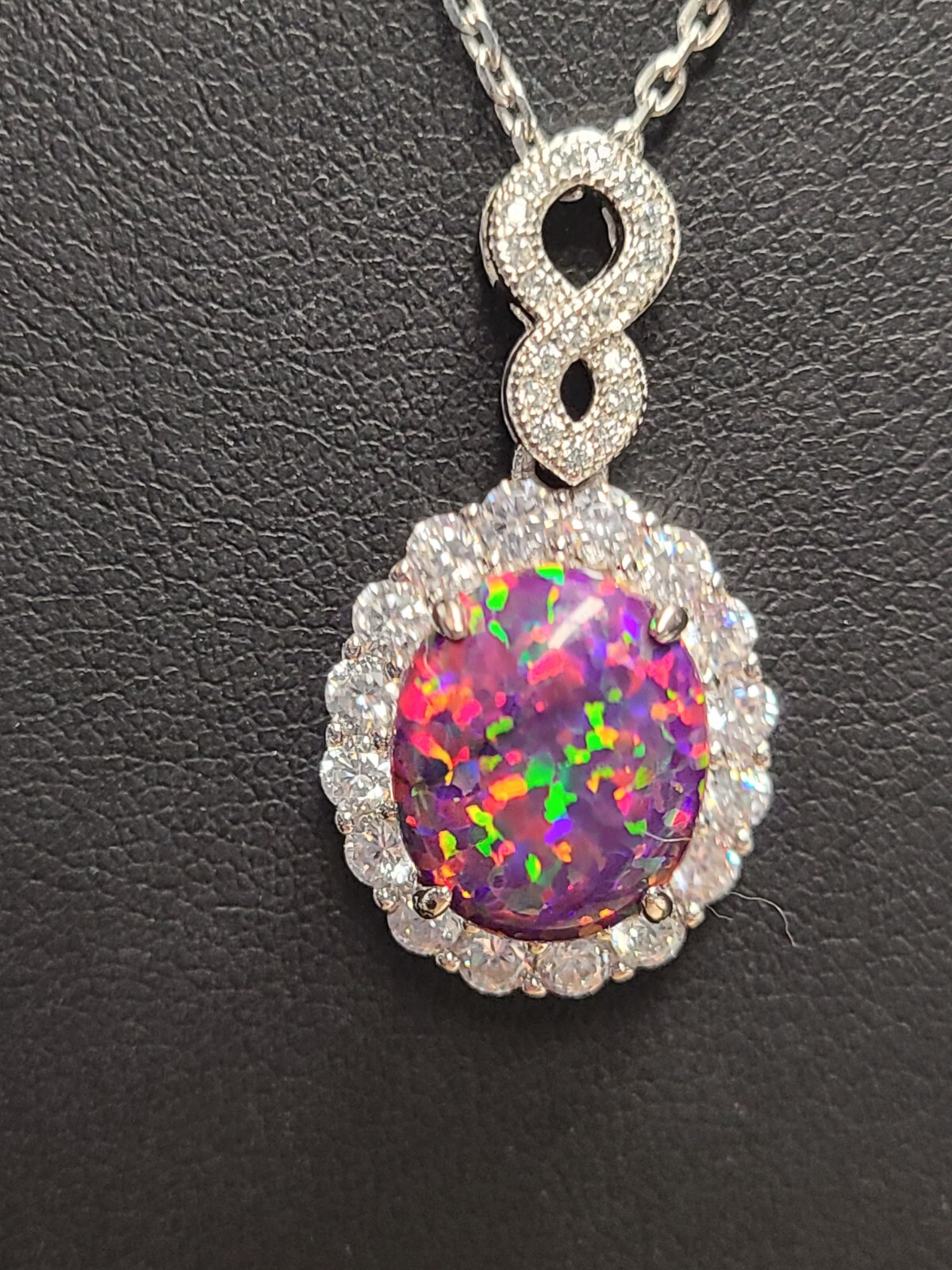 925 Chain With Unknown Sparkly Stone Necklace 18″