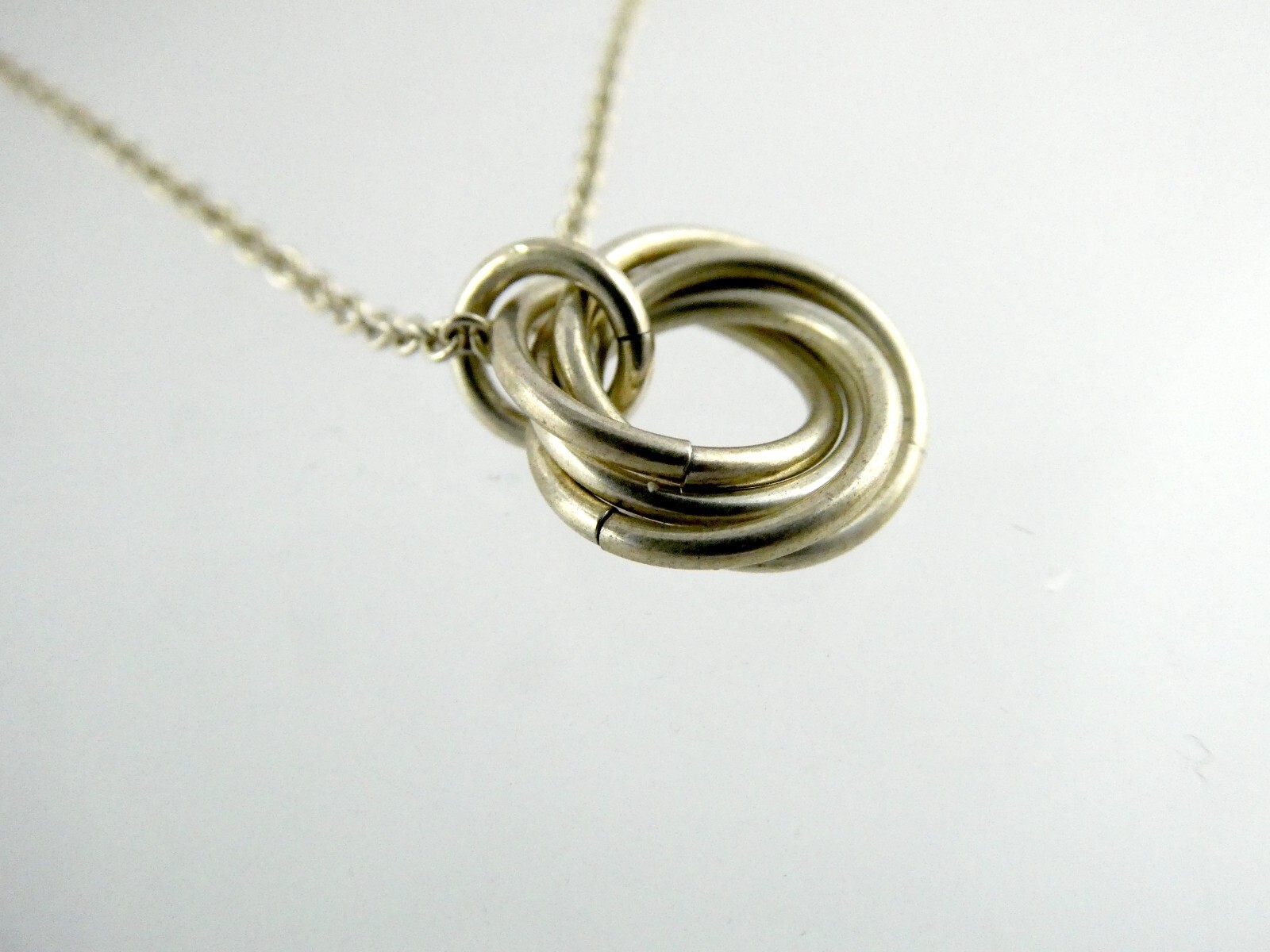Sterling Silver Multiple Circles Pendant Necklace 925 6 Grams 17 Inch Length