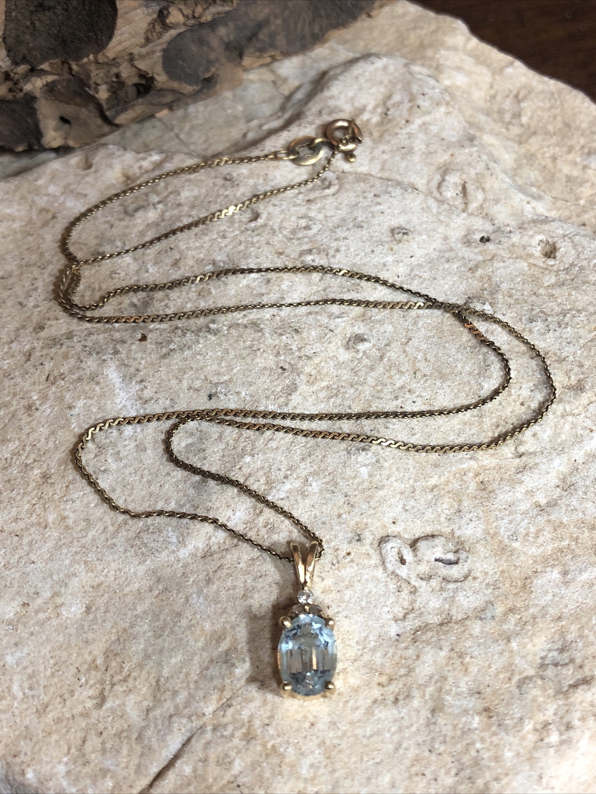 UNOAERRE 14K Gold Serpentine Chain Blue Aqua Diamond Pendant Necklace 2.7g, 16″