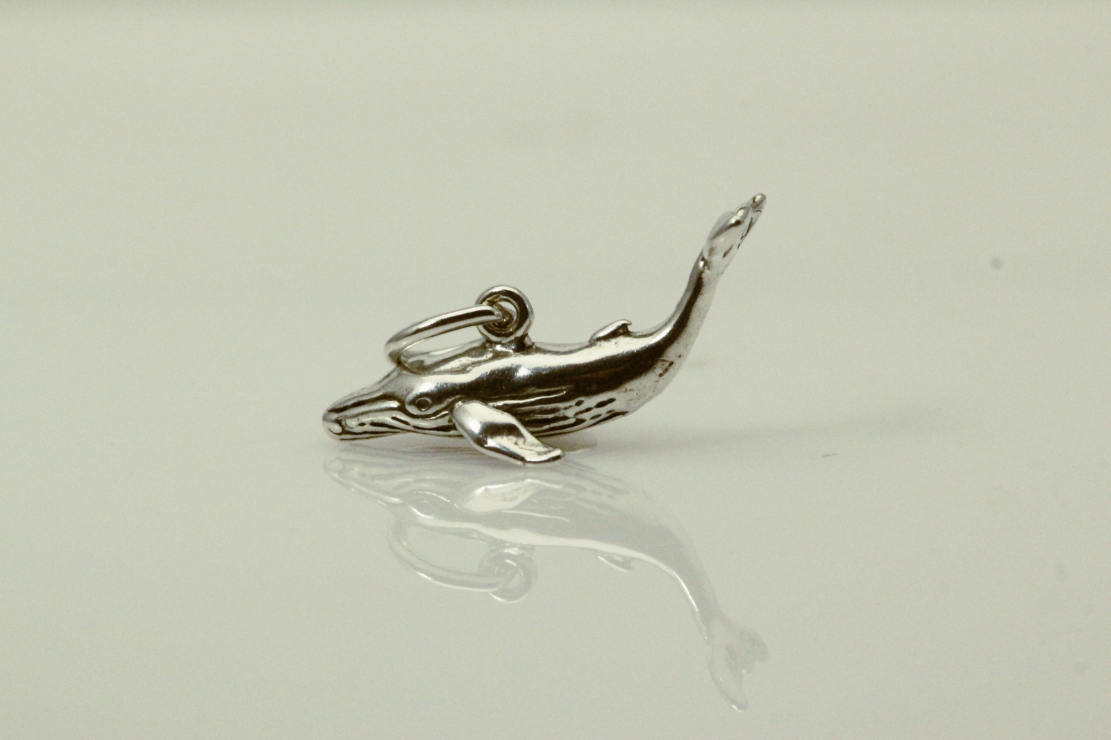 925 Sterling Silver Humpback Whale Charm/Pendant 3.2 Grams (PEN9192)