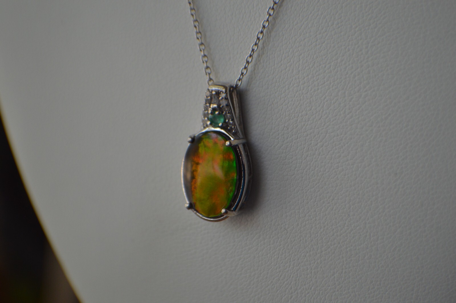 10×14 Canadian Ammolite / 0.20ct Multi Gem Pendant w/ 20″ Chain Rhodium Plated