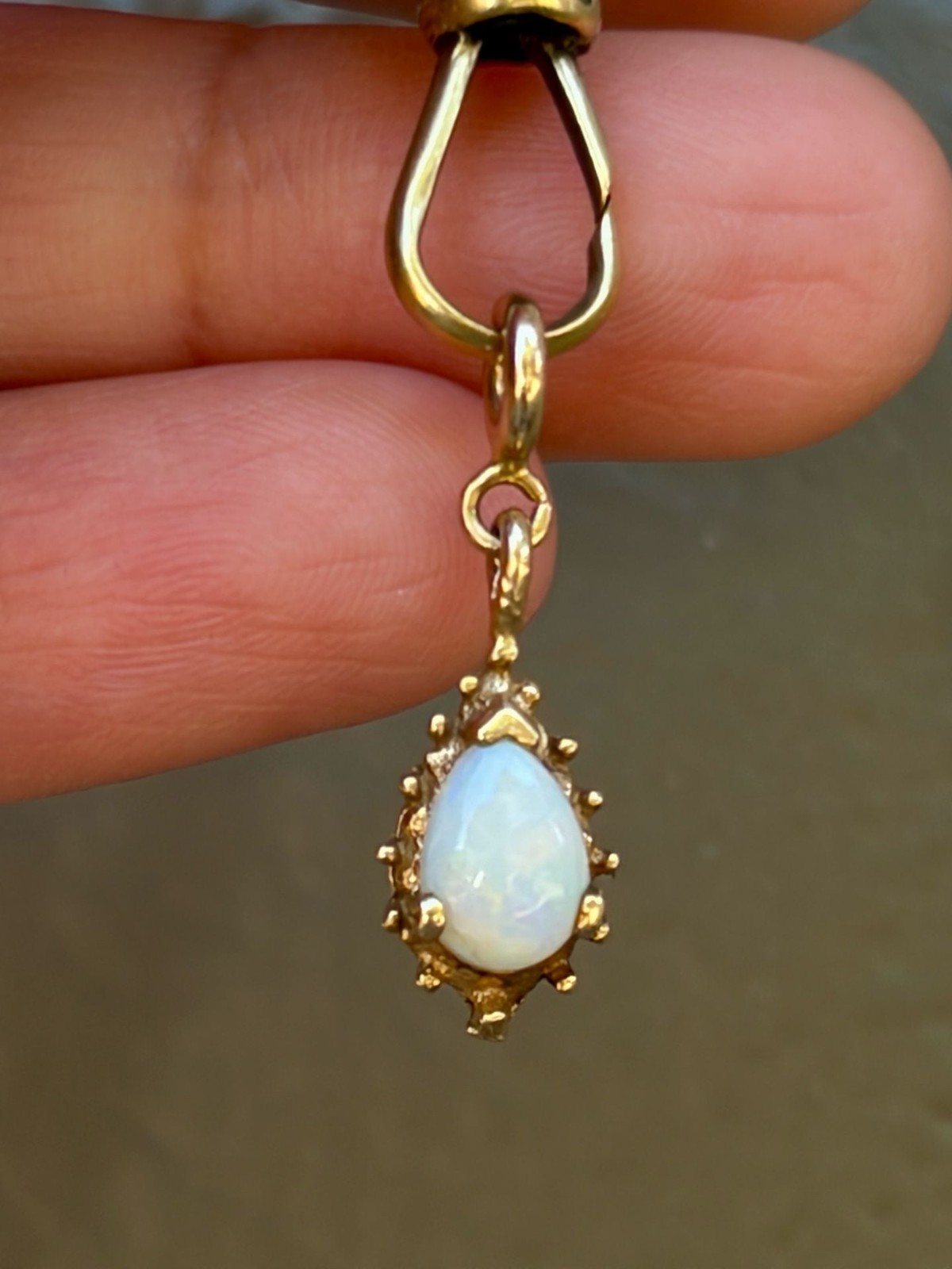 Vintage Pear Cut Australian Opal Drop Charm Pendant in 14K Yellow Gold
