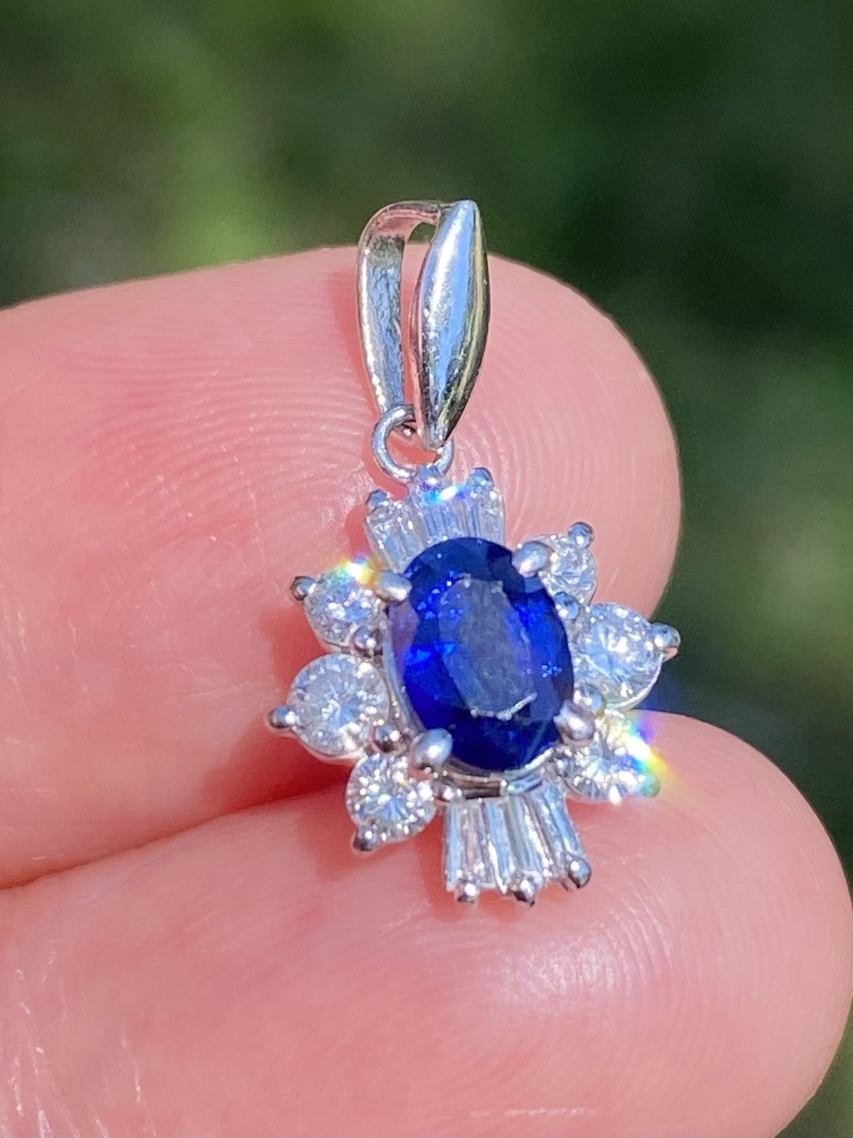 Beautiful 1.16CTW 100% Natural Quality Sapphire & VS Diamond Platinum Pendant