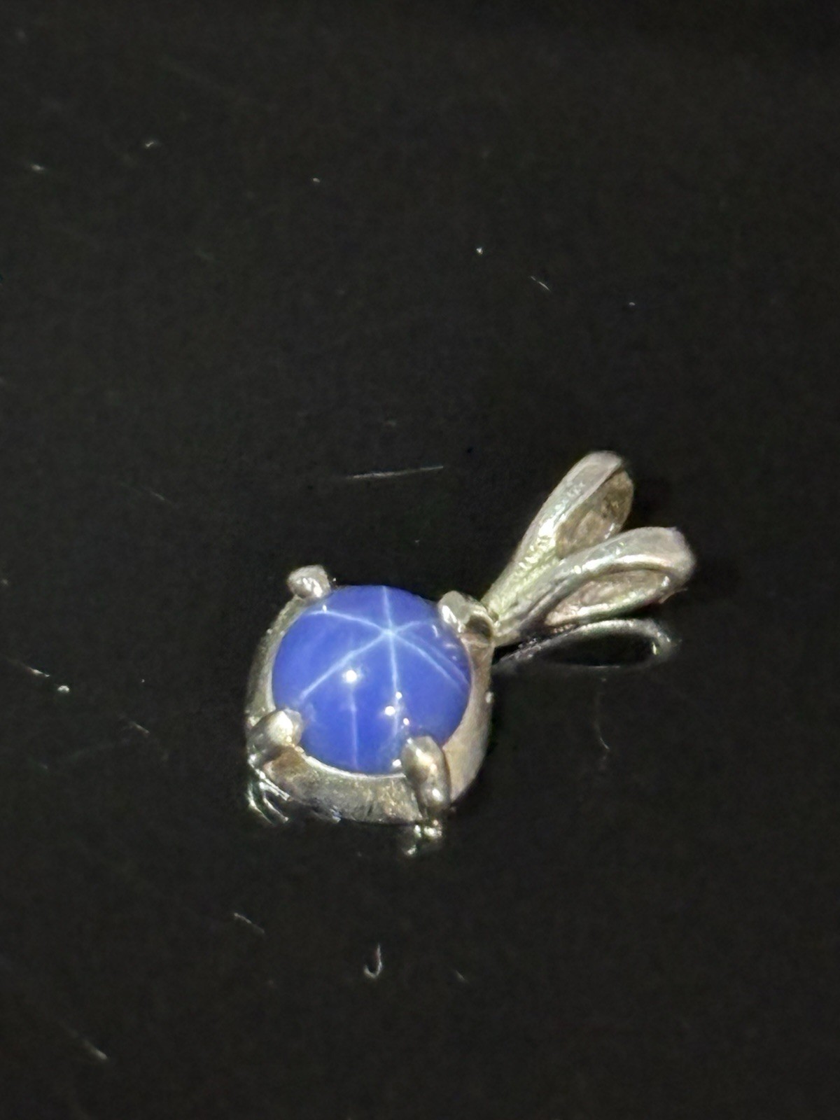 Vintage 14k White Gold Blue Star Sapphire Pendant Round Cabochon 7/16″ Petite