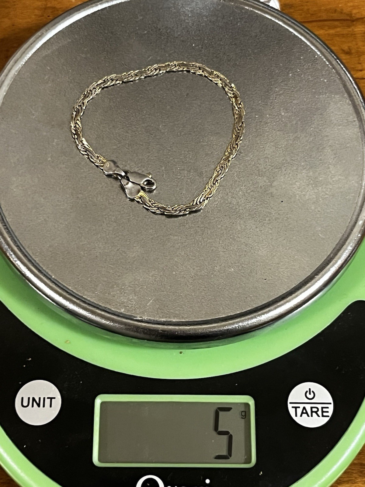 14 KT Yellow & White Gold Byzantine Style Chain 8in Bracelet. Weighs 5.103 Grams