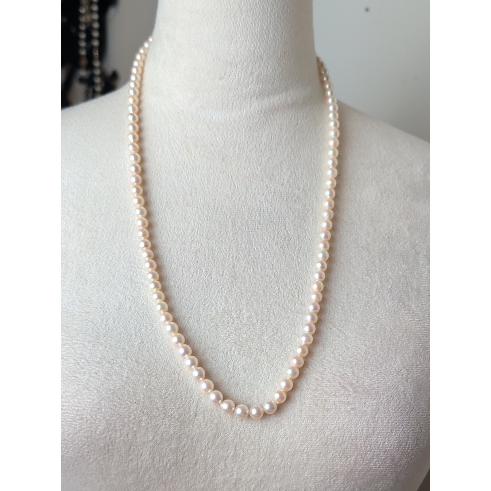 Vintage Genuine Cultured Pearl Necklace Sterling Silver Box Clasp 26″